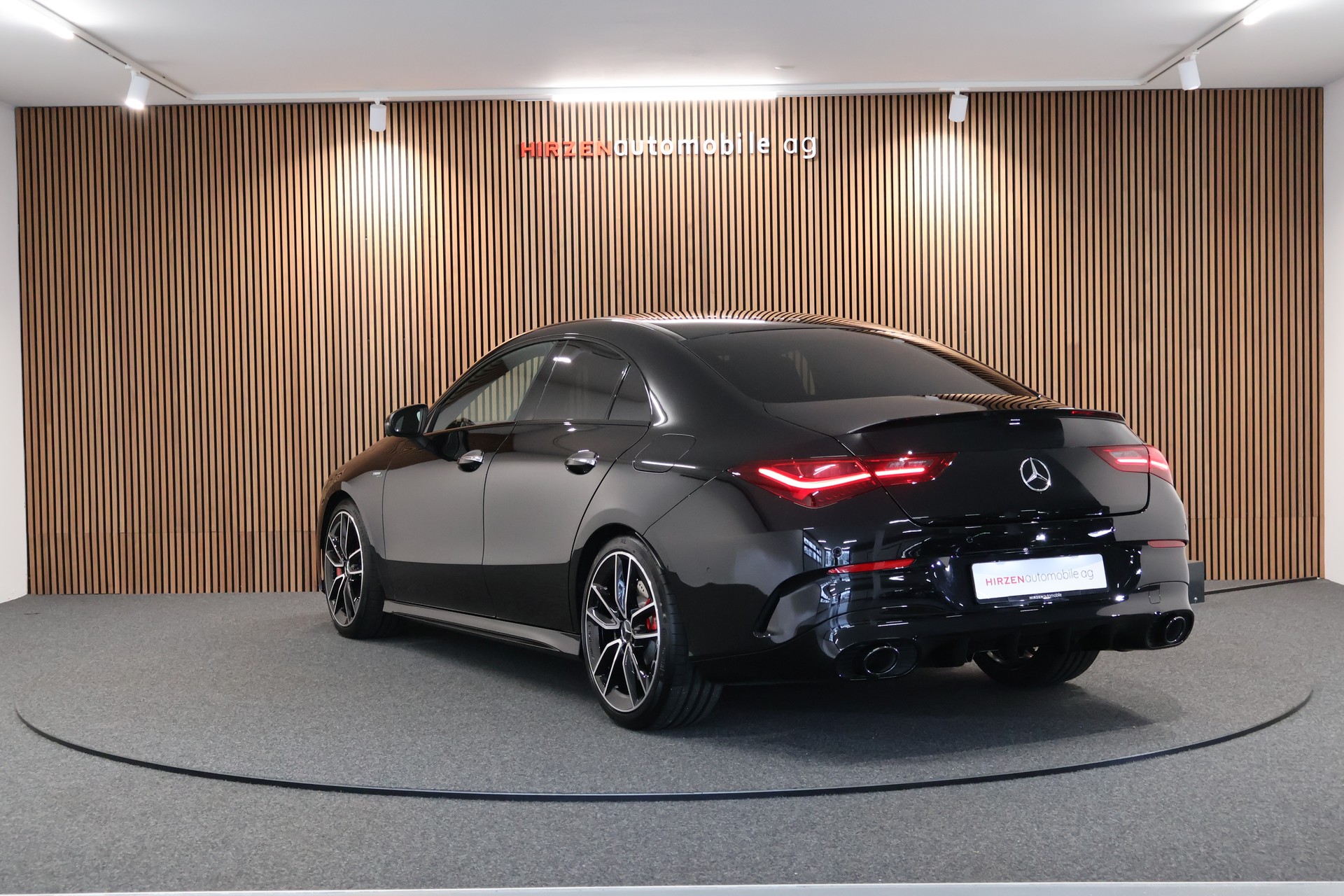 MERCEDES-BENZ CLA 35 AMG 4Matic 8G-DCT-showroom-element-2