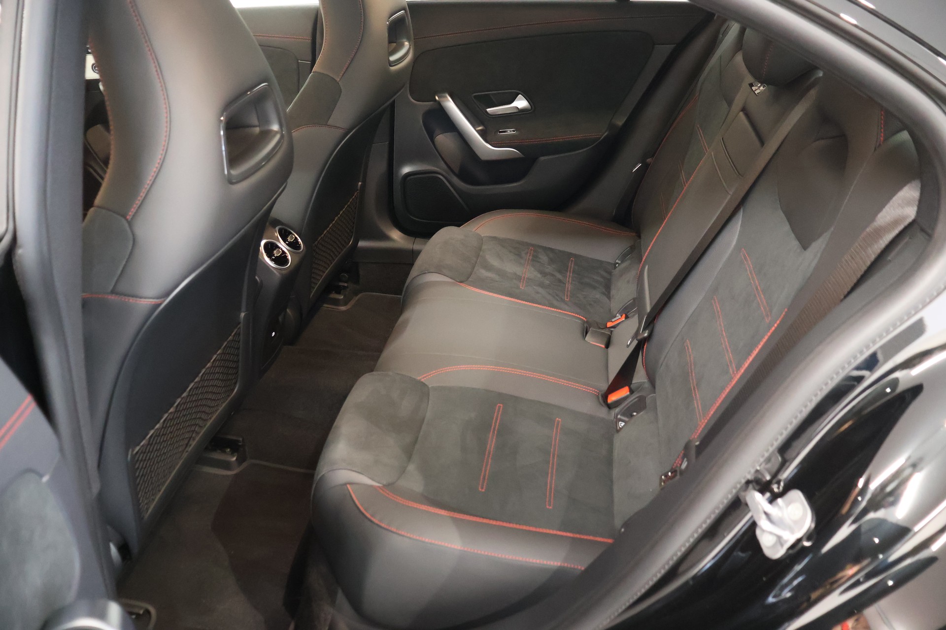 MERCEDES-BENZ CLA 35 AMG 4Matic 8G-DCT-image-11