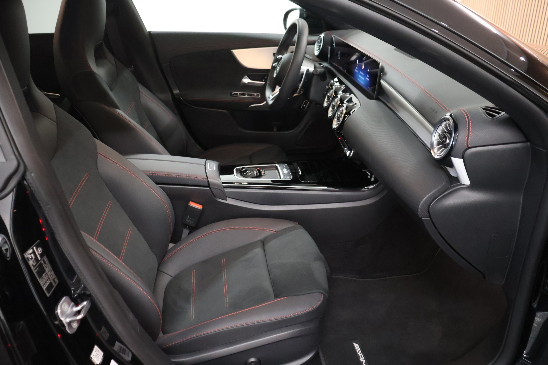 MERCEDES-BENZ CLA 35 AMG 4Matic 8G-DCT-image-13