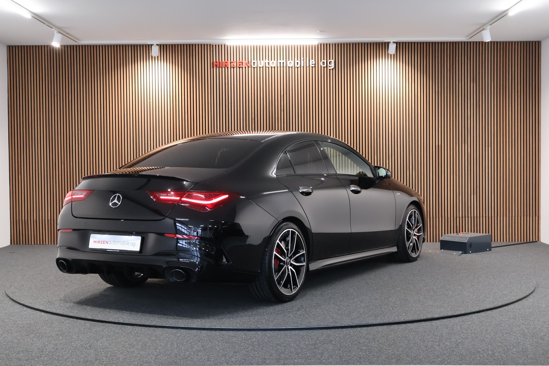 MERCEDES-BENZ CLA 35 AMG 4Matic 8G-DCT-image-4