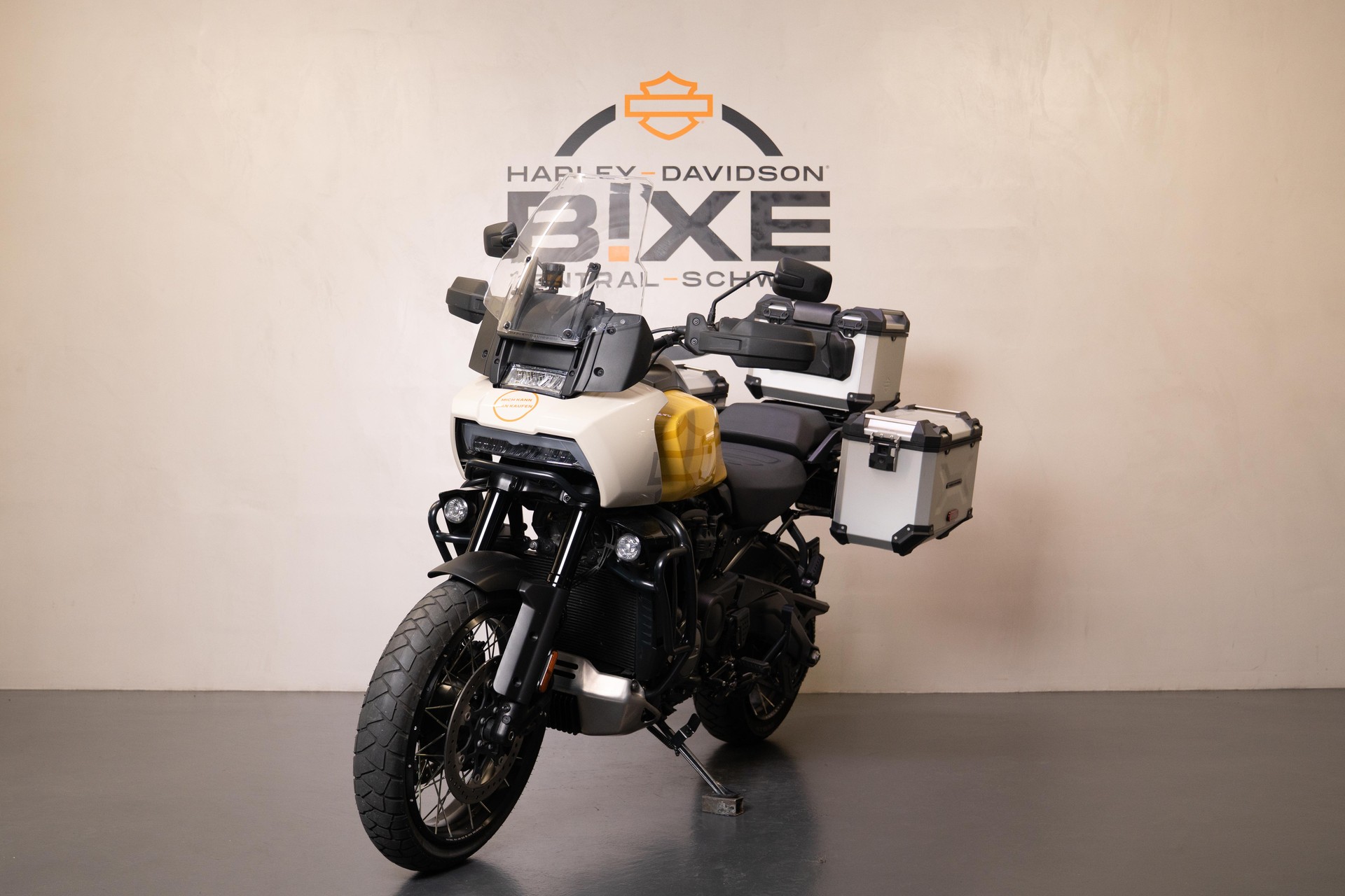 HARLEY-DAVIDSON RA Pan America 1250 Special-showroom-element-2