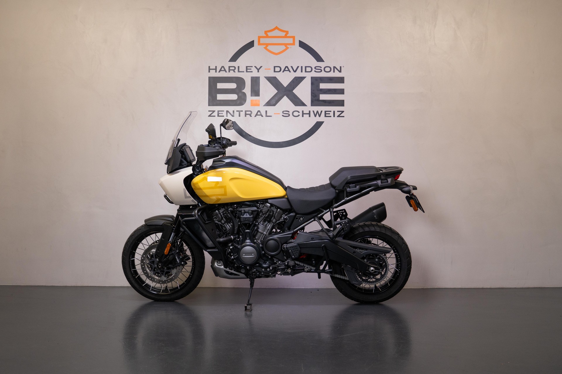 HARLEY-DAVIDSON RA Pan America 1250 Special-showroom-element-2