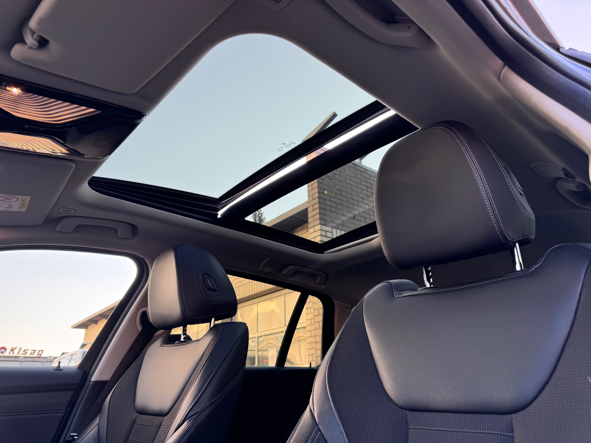 BMW 330i Touring xDrive Steptronic-image-15