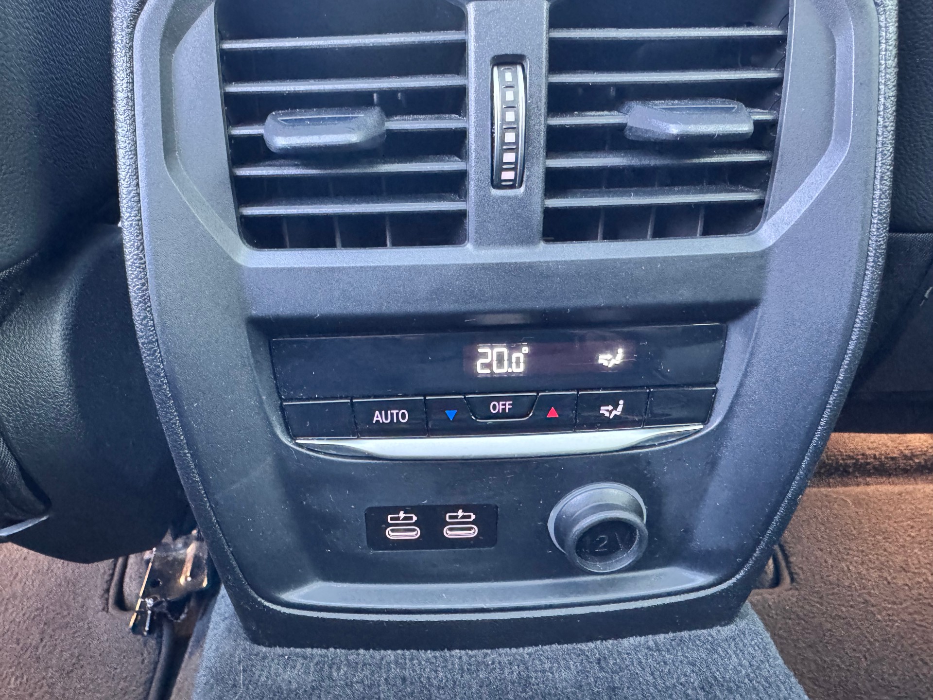 BMW 330i Touring xDrive Steptronic-image-14