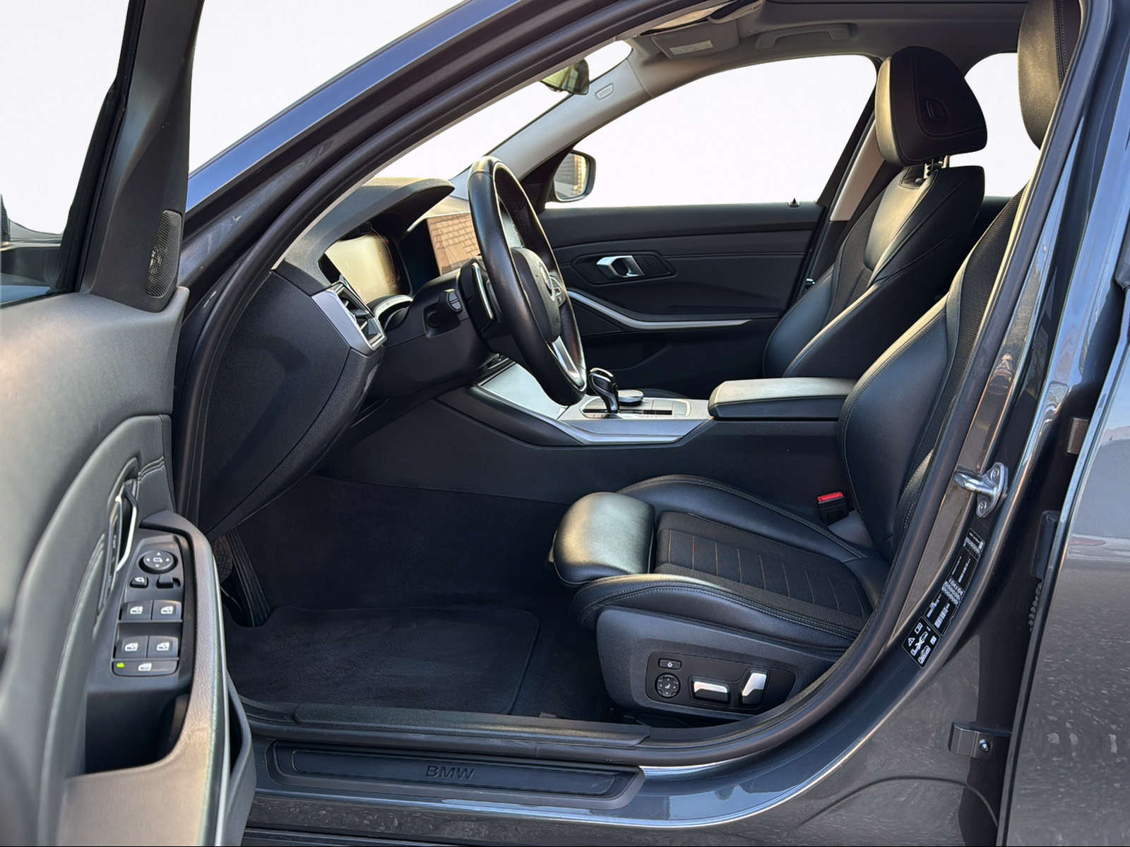 BMW 330i Touring xDrive Steptronic-image-10