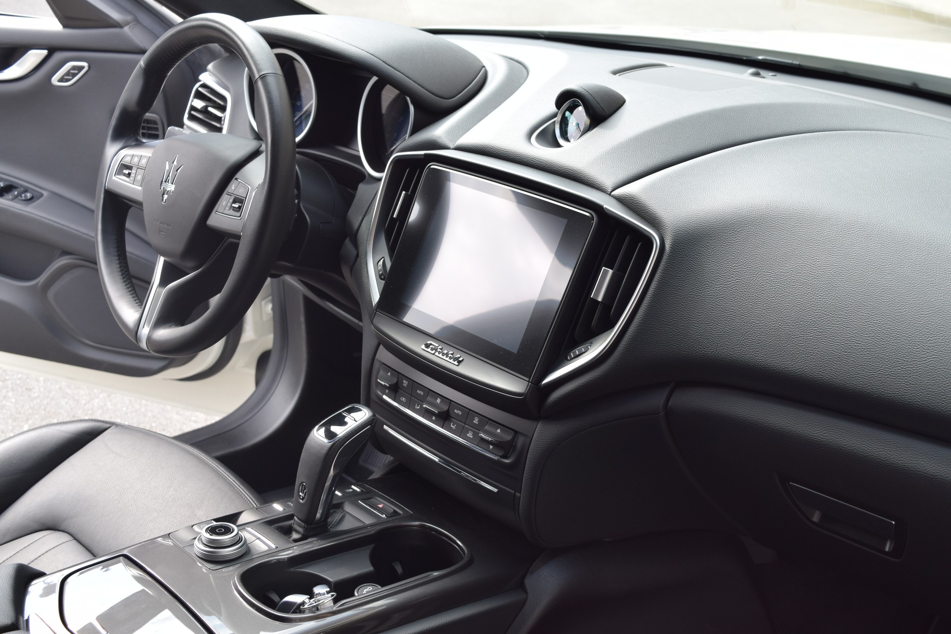 MASERATI Ghibli 3.0 V6 Automatica-image-12