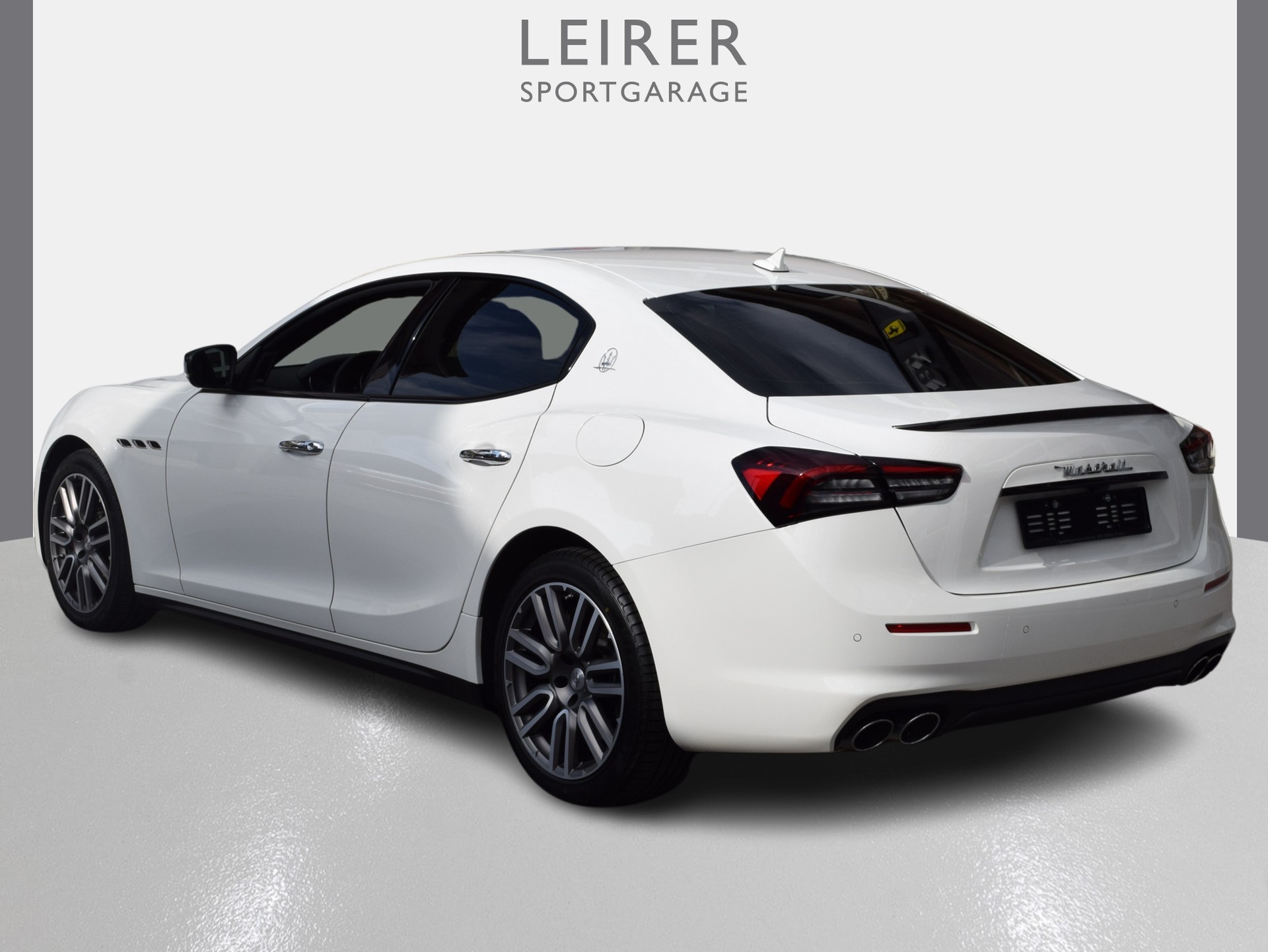 MASERATI Ghibli 3.0 V6 Automatica-showroom-element-2
