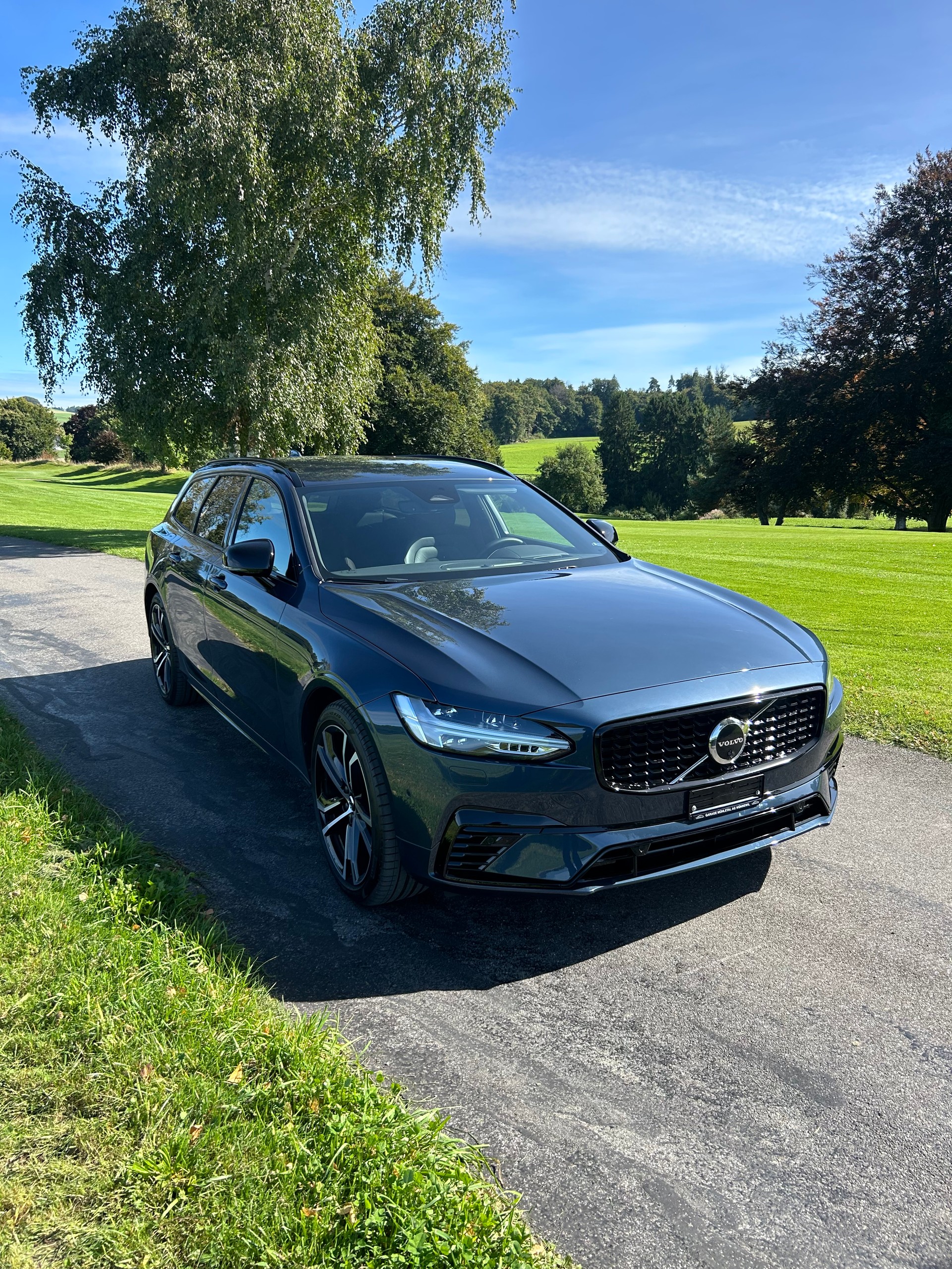 VOLVO V90 T8 eAWD Plug in Hybrid Plus Dark Geartronic-image-2