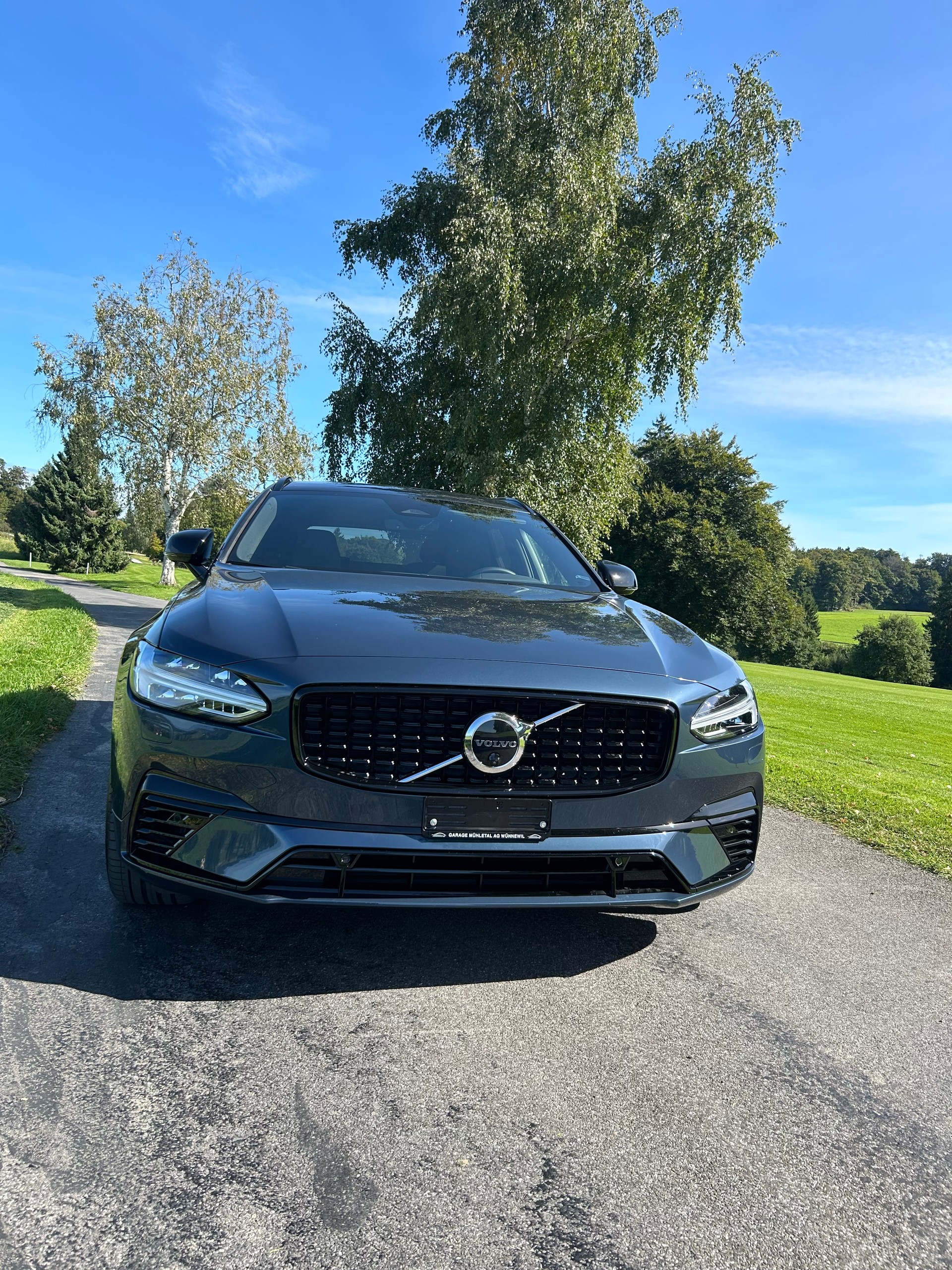VOLVO V90 T8 eAWD Plug in Hybrid Plus Dark Geartronic-image-1