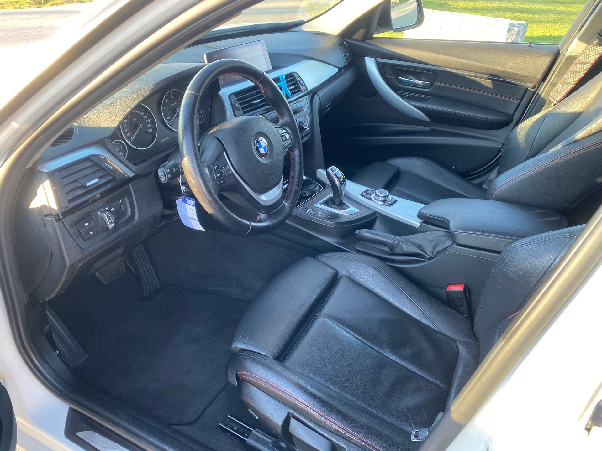 BMW 320d Steptronic-image-9