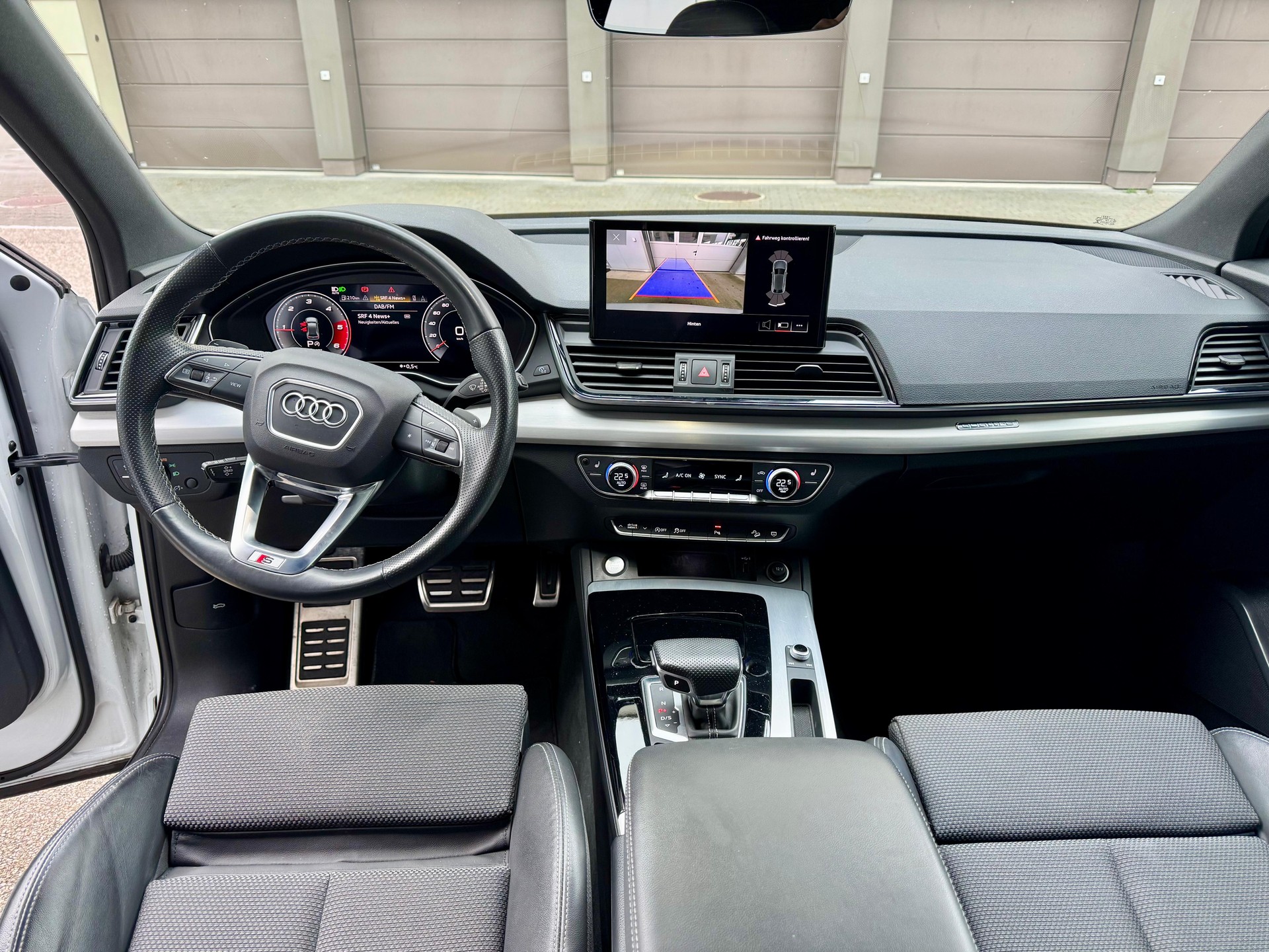 AUDI Q5 Sportback 40 TDI S line quattro S-tronic-image-9