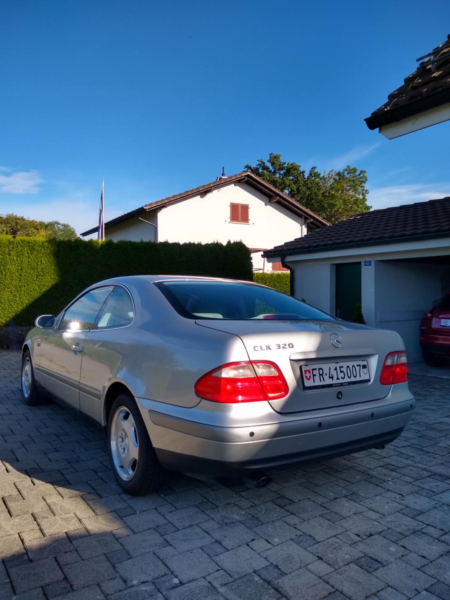 MERCEDES-BENZ CLK 320 Elégance Automatic-image-3