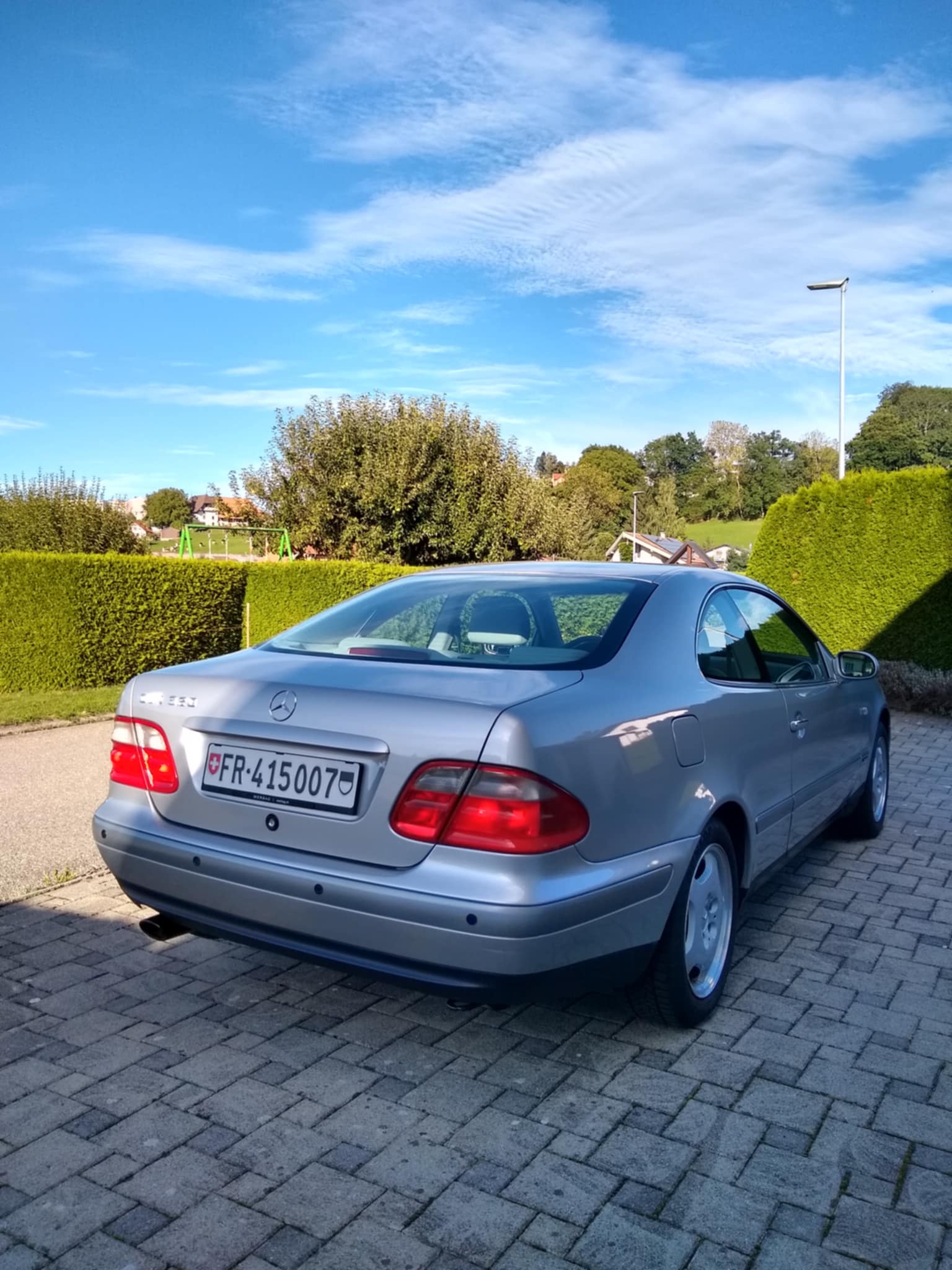 MERCEDES-BENZ CLK 320 Elégance Automatic-image-2