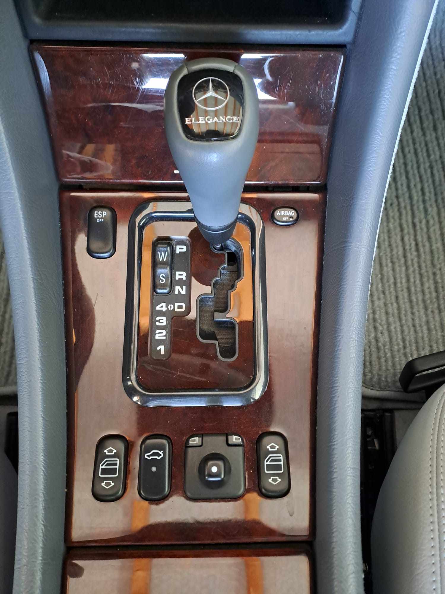 MERCEDES-BENZ CLK 320 Elégance Automatic-image-16