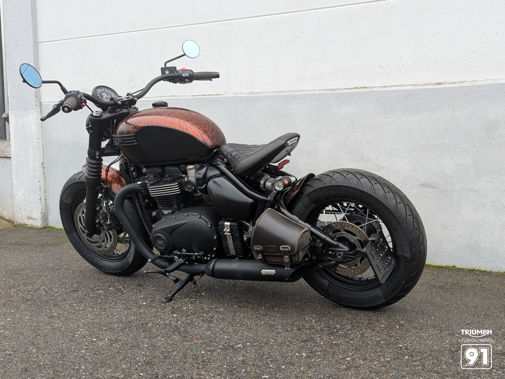 TRIUMPH Bonneville 1200 Bobber Black ABS-image-11
