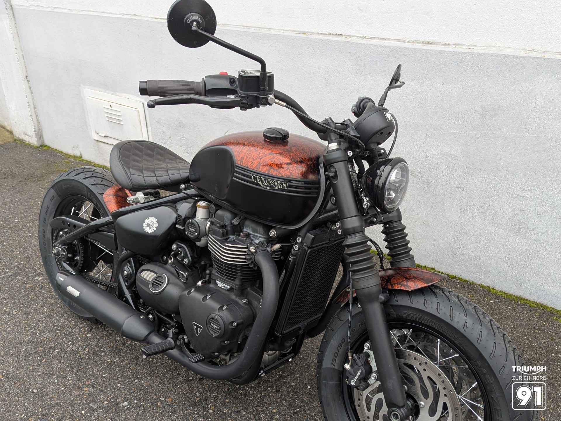 TRIUMPH Bonneville 1200 Bobber Black ABS-image-3