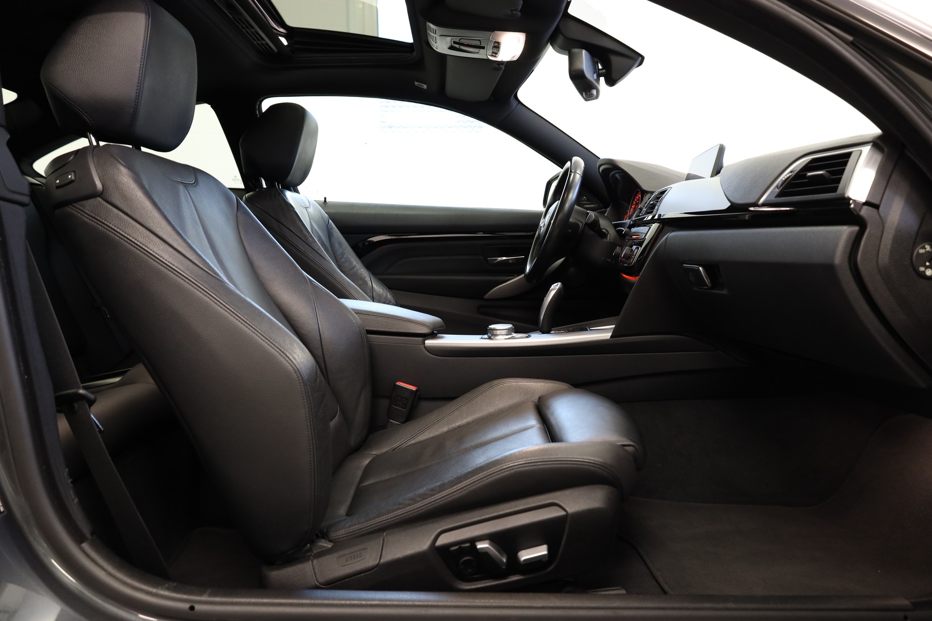 BMW 440i Coupé xDrive M Sport Steptronic-image-13