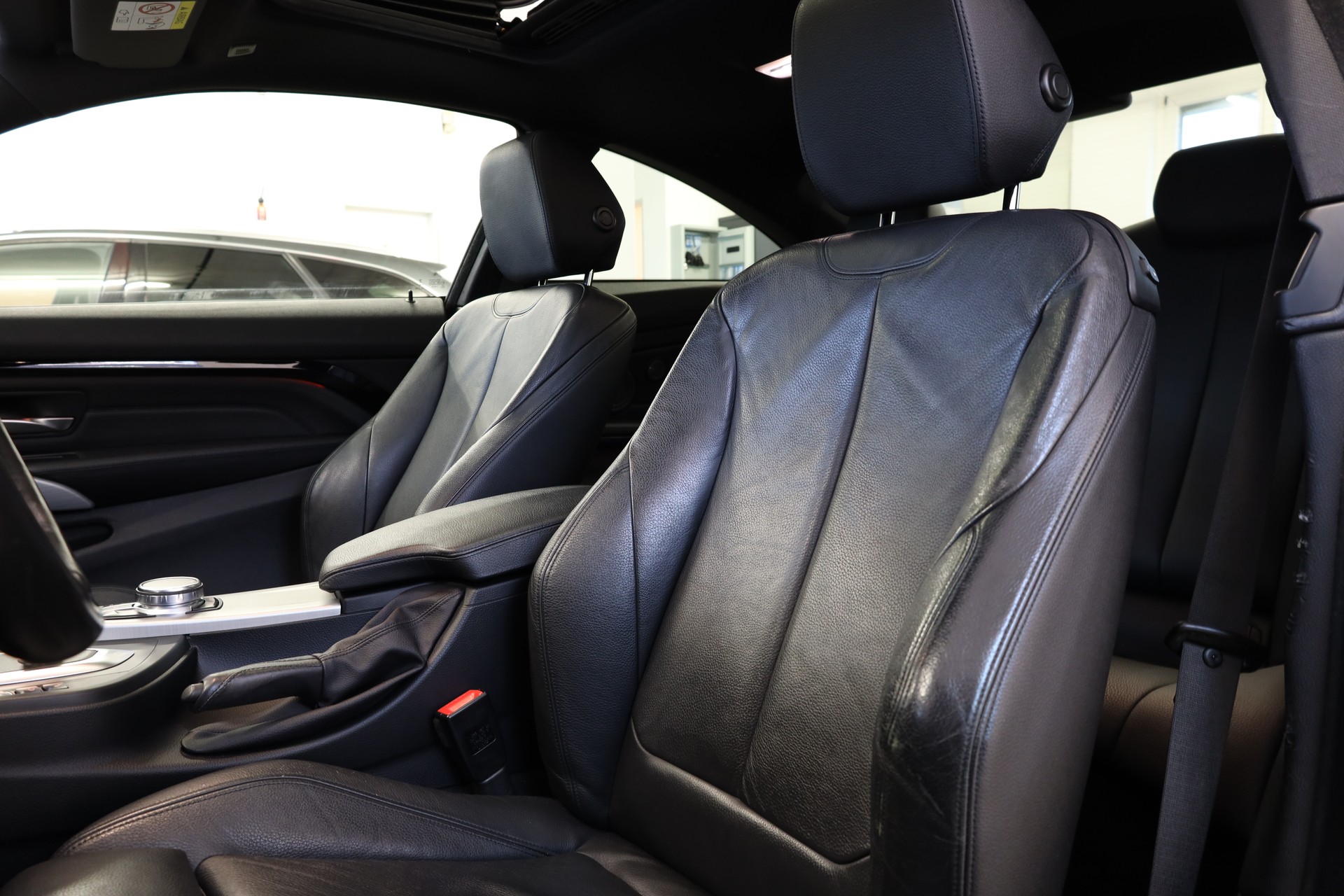 BMW 440i Coupé xDrive M Sport Steptronic-image-15