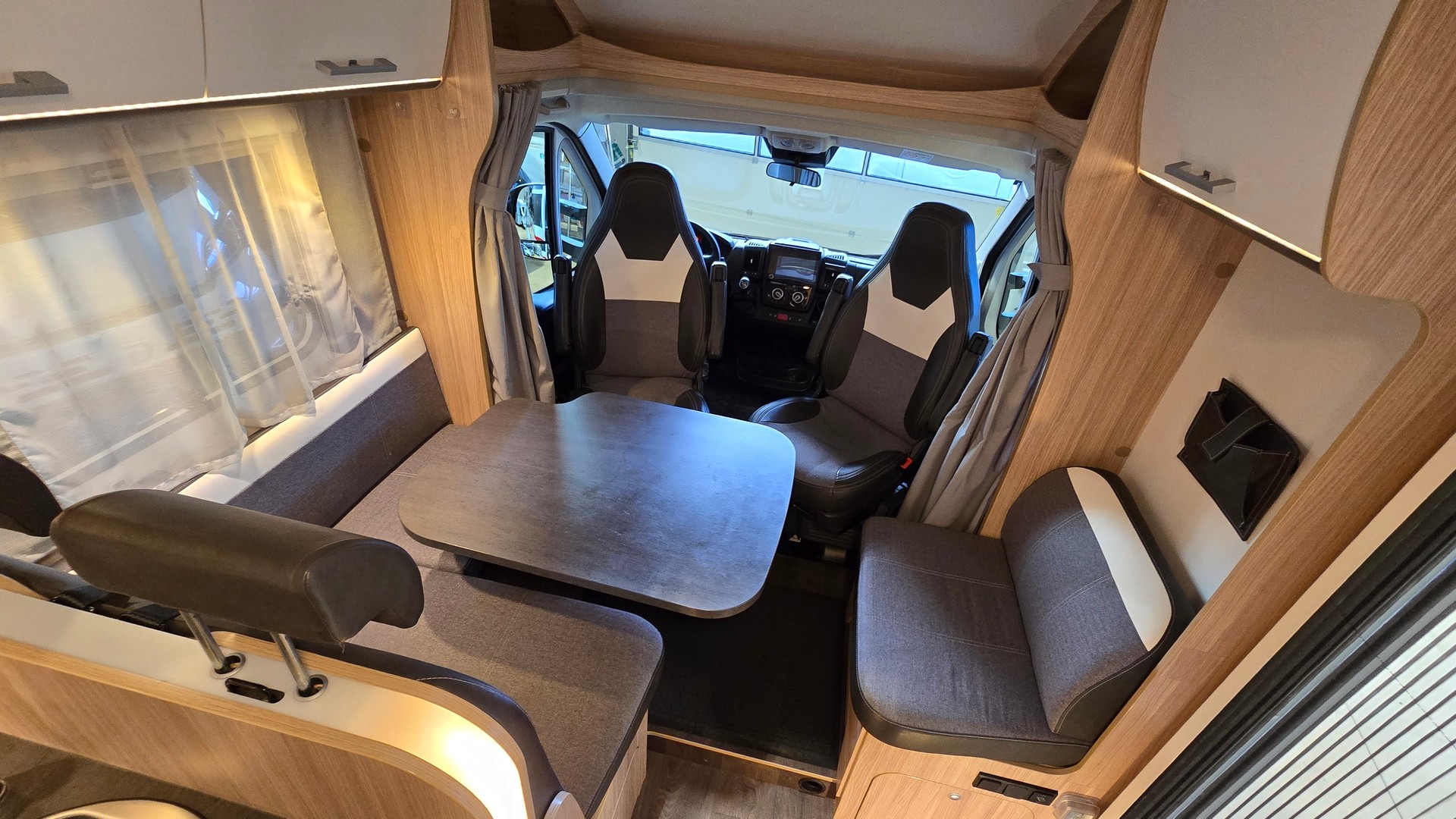 SUNLIGHT T 68 "Hymer-Gruppe", Fiat Ducato 2.3MJT 140PS-image-8