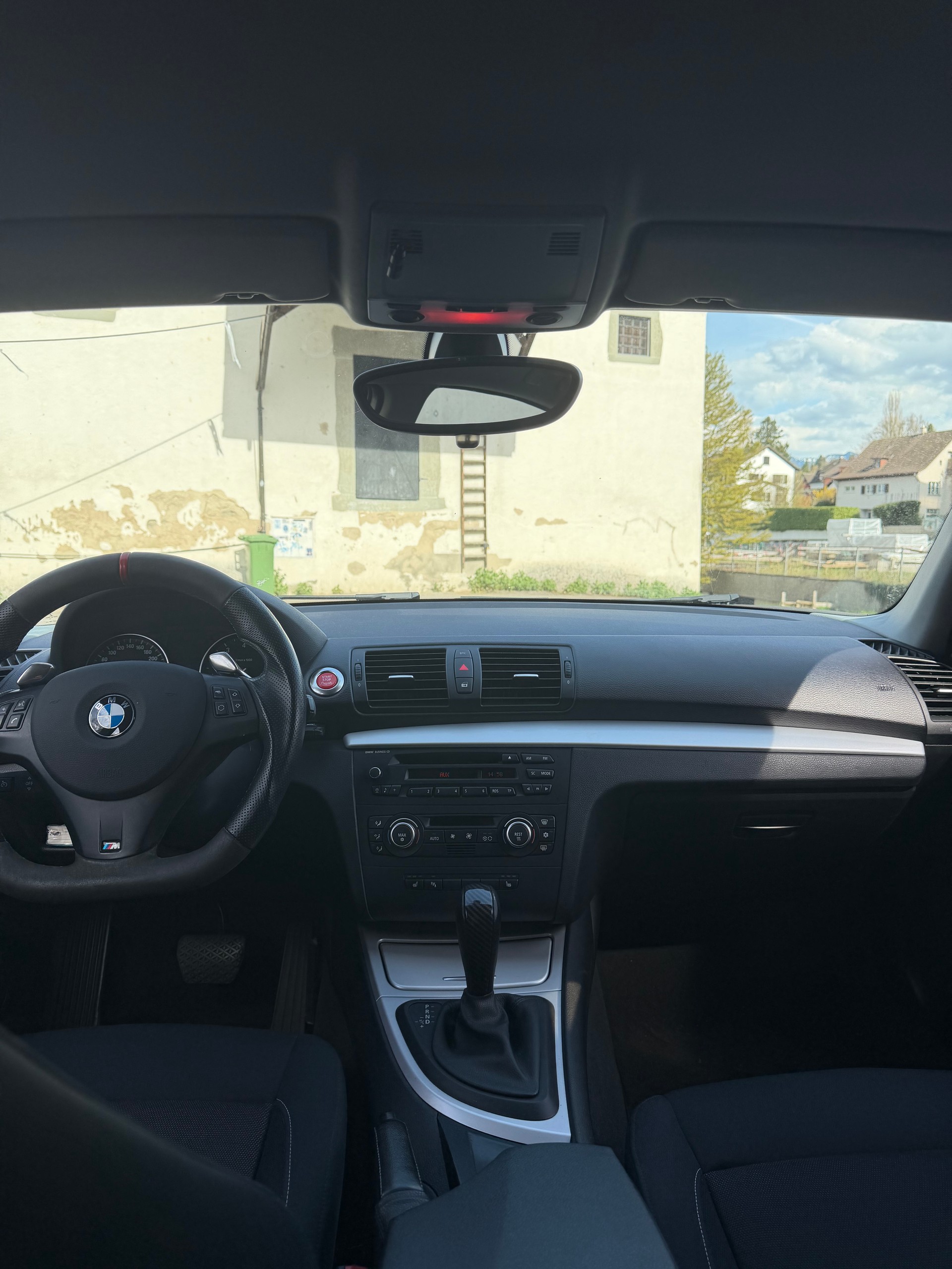 BMW 130i Steptronic-image-2