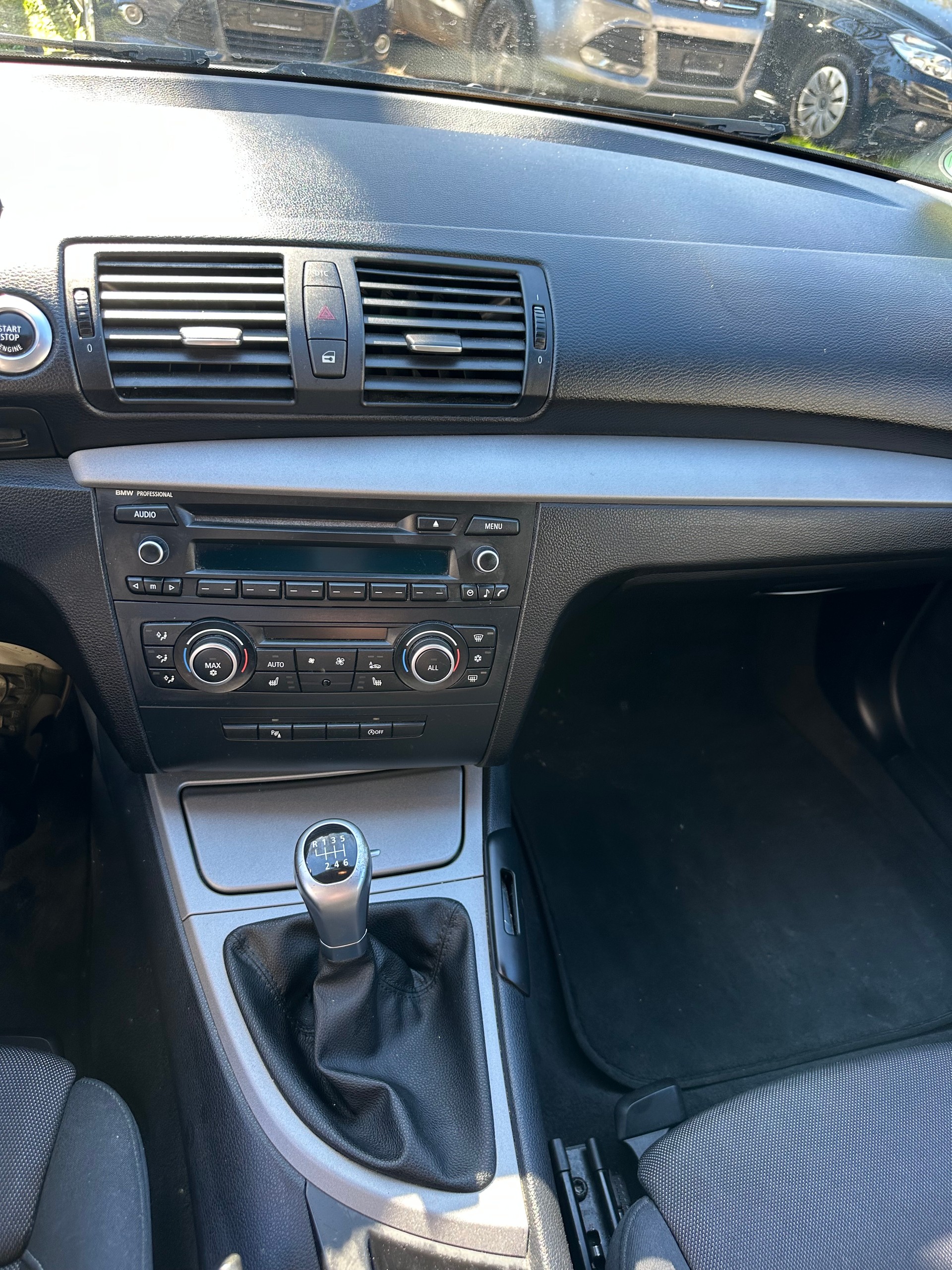 BMW 116i-image-9