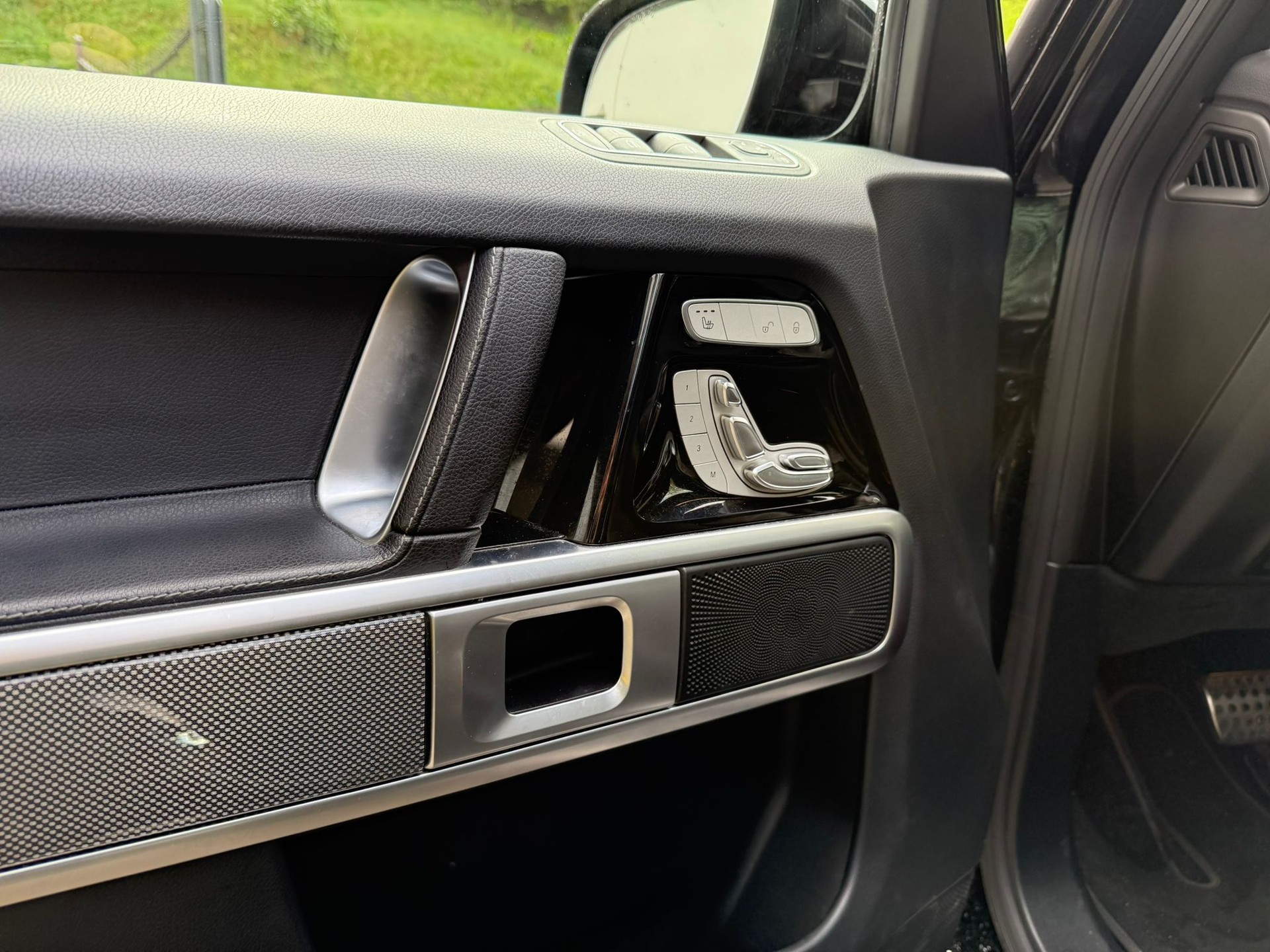 MERCEDES-BENZ G 400 d AMG Line 9G-Tronic-image-15