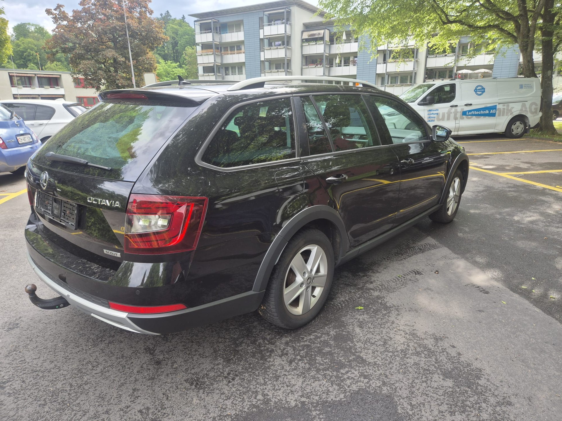 SKODA Octavia Combi 2.0 TDI Scout 4x4 DSG-image-6