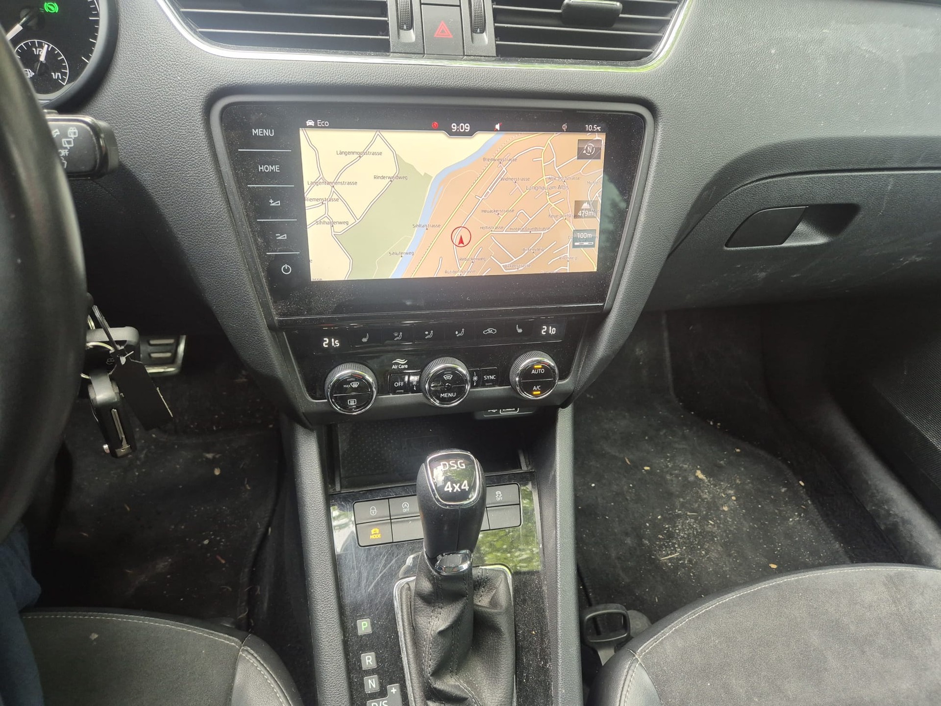 SKODA Octavia Combi 2.0 TDI Scout 4x4 DSG-image-12