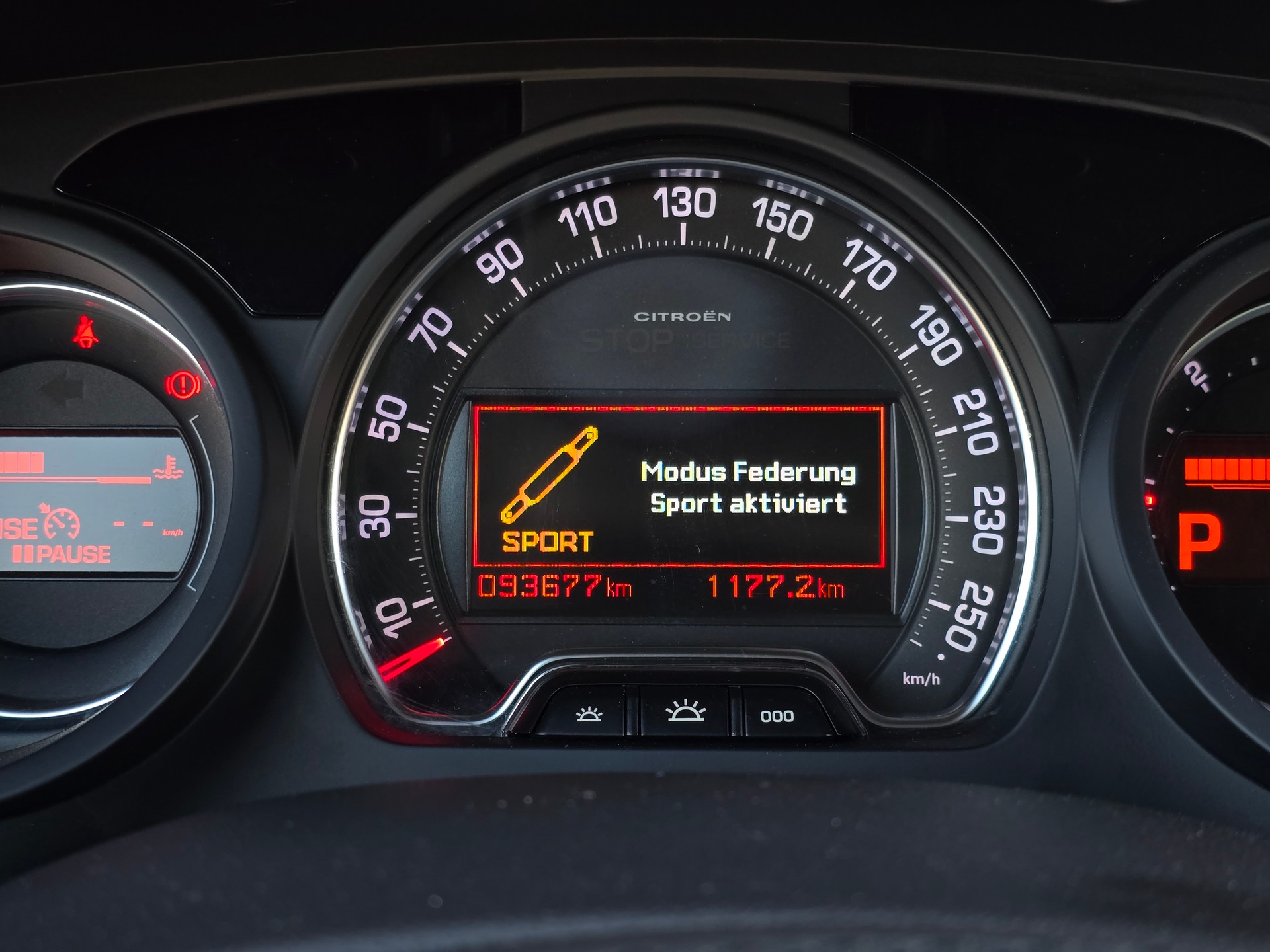 CITROEN C5 Tourer 2.0 HDi Exclusive Automatic mit AHK-image-22