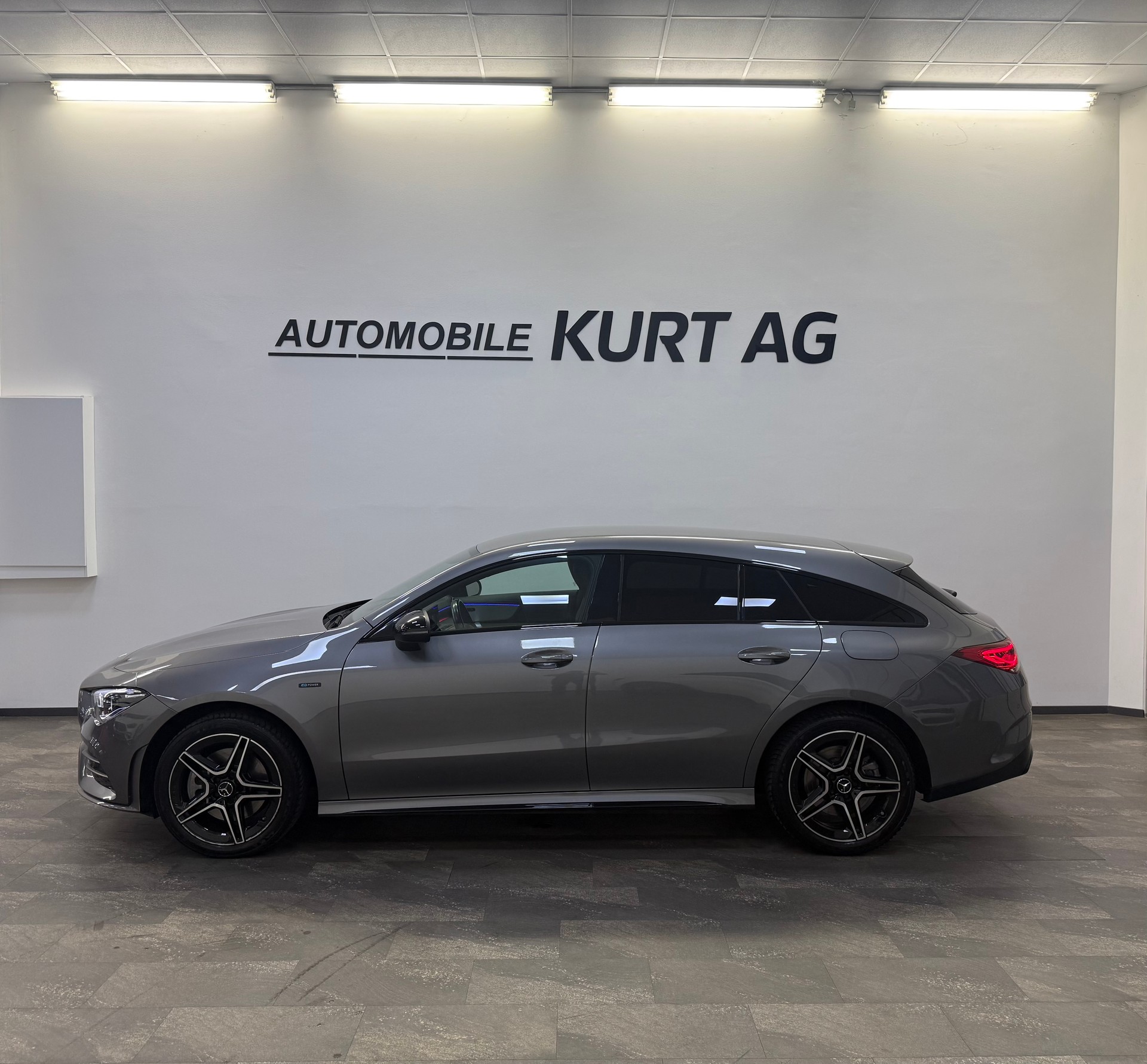 MERCEDES-BENZ CLA Shooting Brake 250 e 8G-DCT AMG Line-showroom-element-2