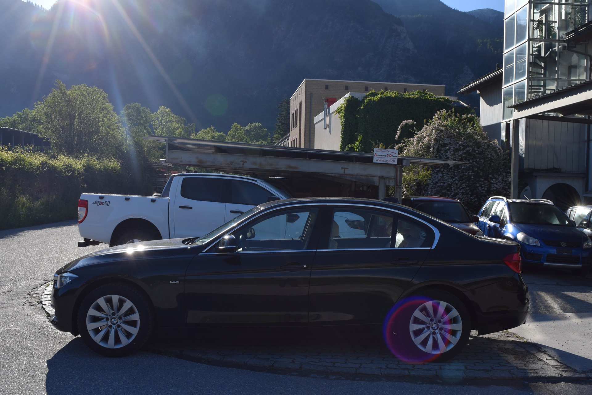 BMW 330i xDrive Luxury Line Steptronic-image-3