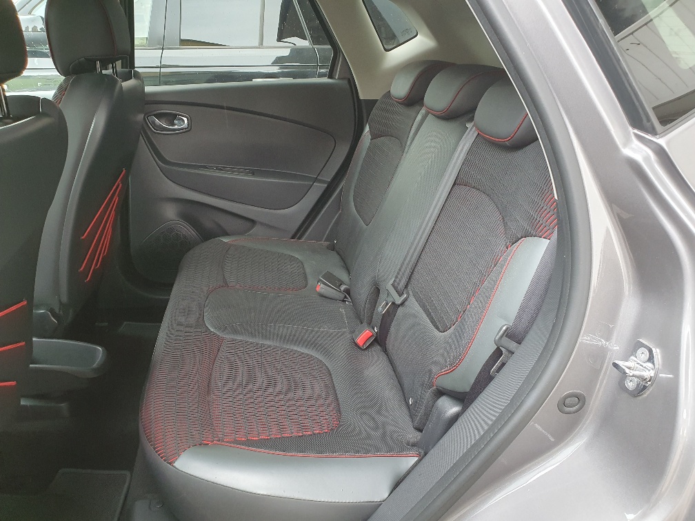RENAULT Captur 1.2 T Helly Hansen Automat-image-8