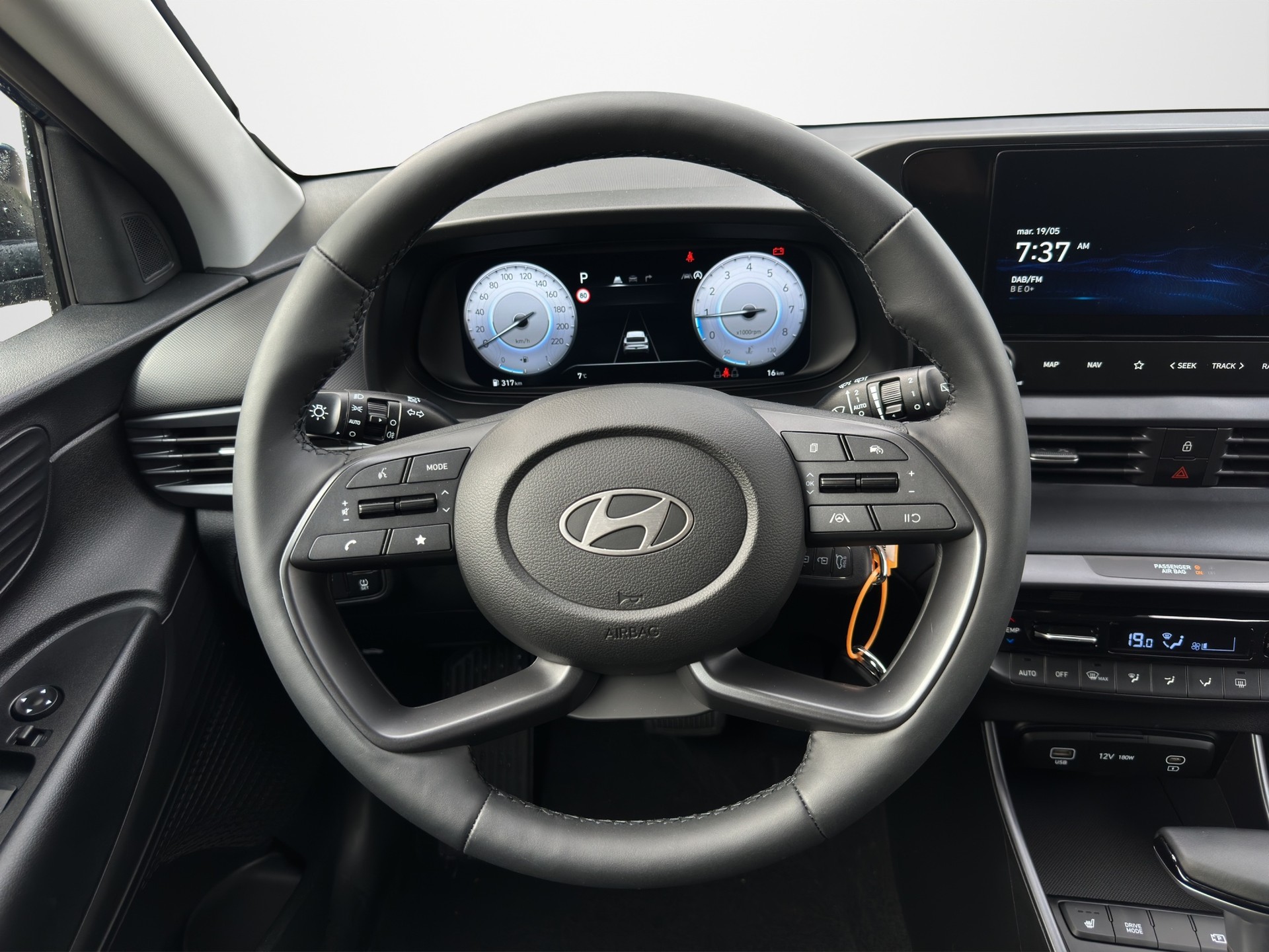 HYUNDAI i20 1.0 T-GDi Amplia DCT-image-9