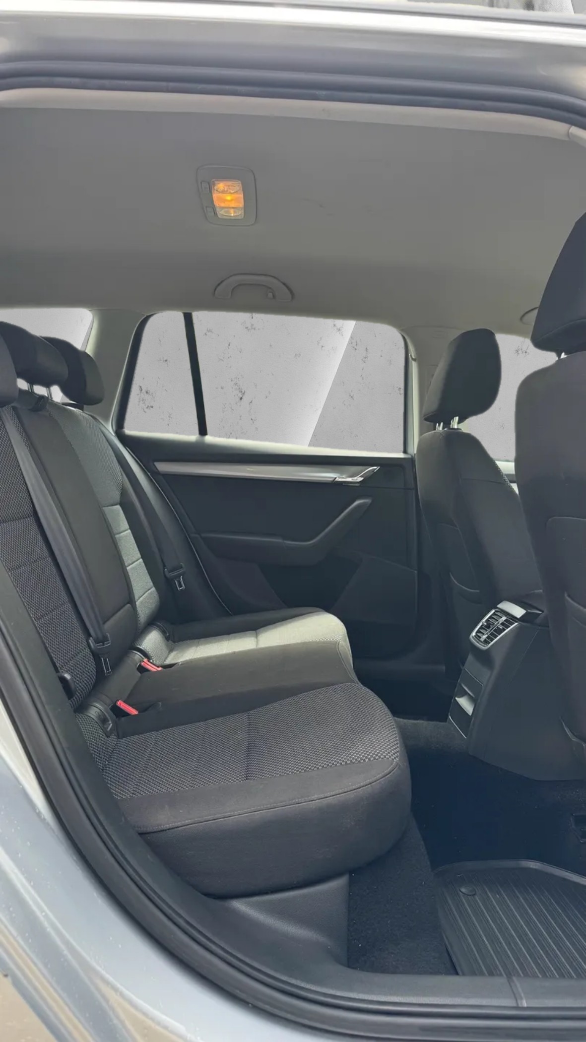 SKODA Octavia Combi 1.8 TSI Ambition 4x4 DSG-image-14