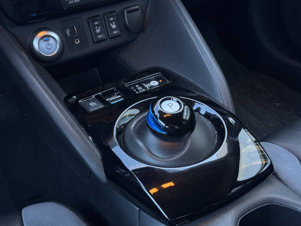 NISSAN Leaf Tekna 40 kWh-image-11