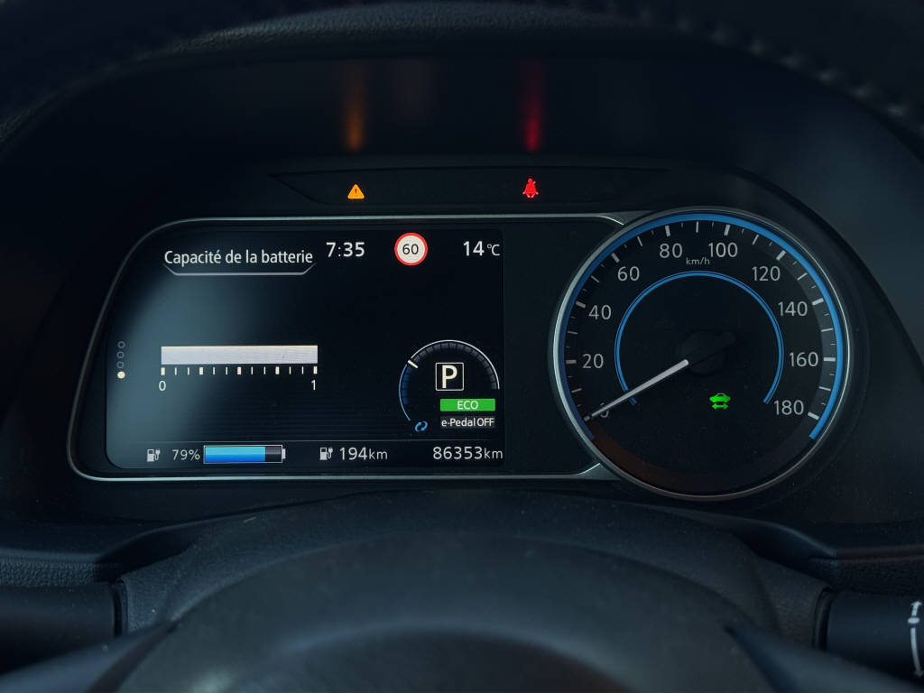 NISSAN Leaf Tekna 40 kWh-image-9
