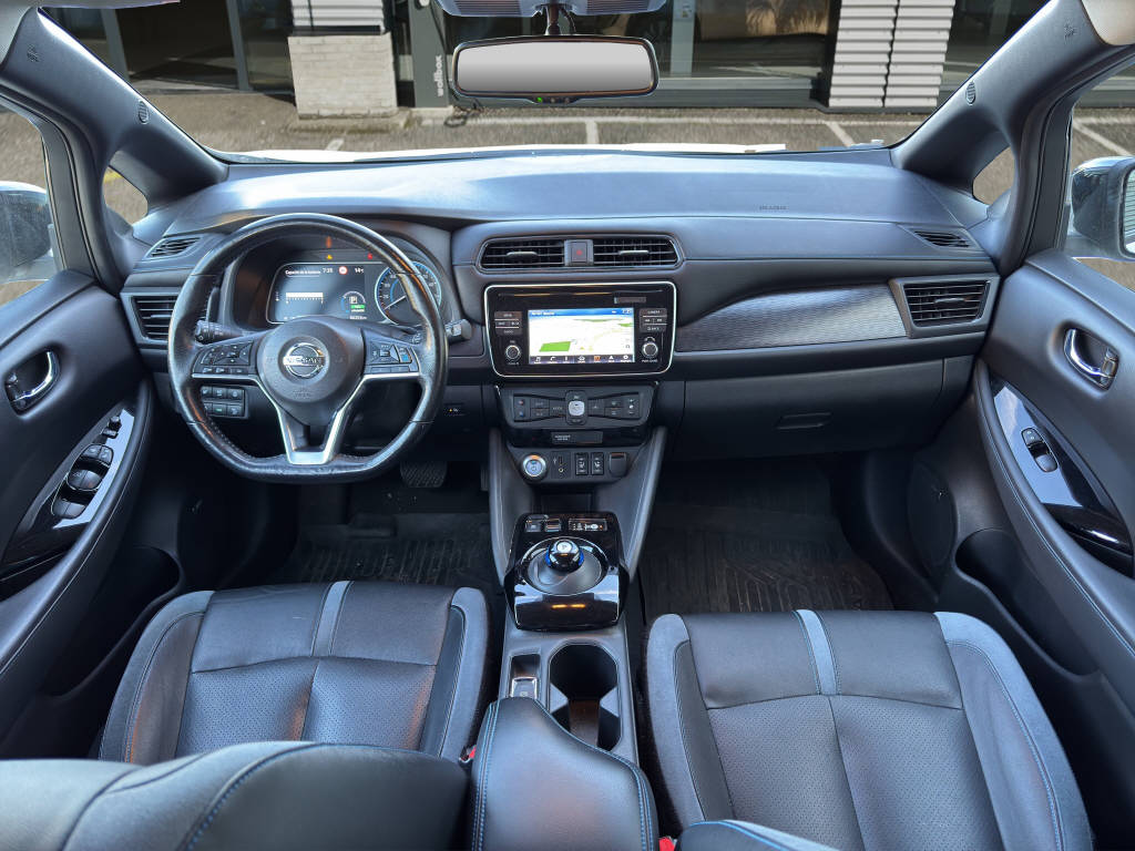 NISSAN Leaf Tekna 40 kWh-image-10