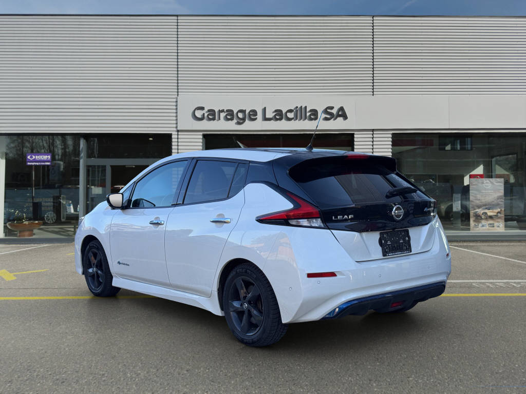 NISSAN Leaf Tekna 40 kWh-image-4