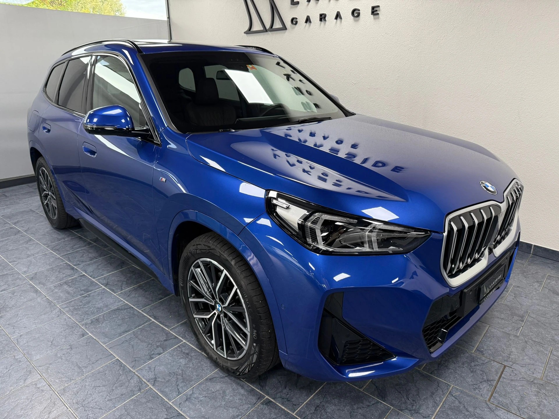 BMW X1 xDrive 20d 48V M Sport-showroom-element-2