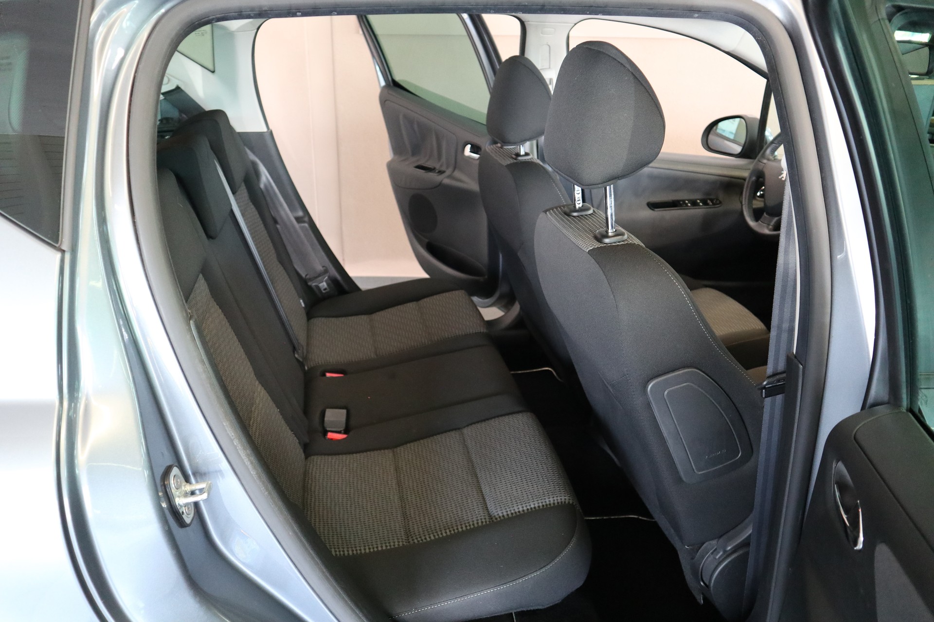 PEUGEOT 207 SW 1.6 16V LionEdition-image-8