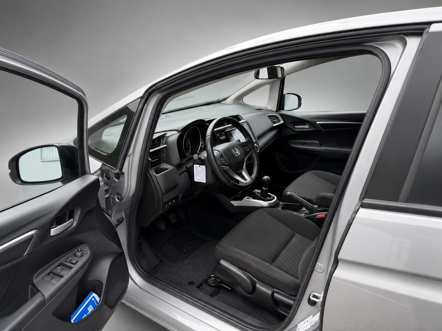 HONDA Jazz 1.5i-VTEC Dynamic-image-4