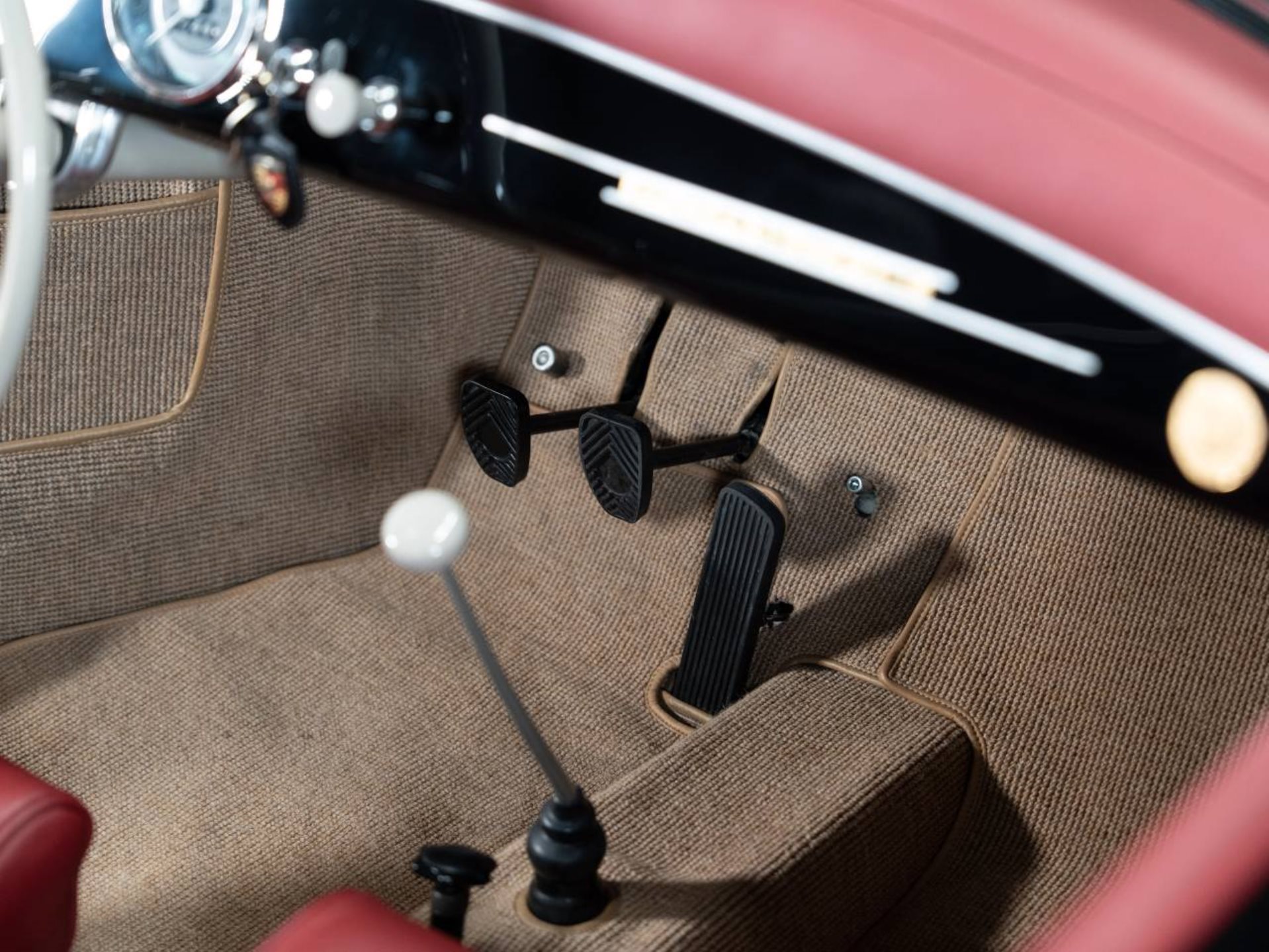 PORSCHE 356 A Speedster-image-23