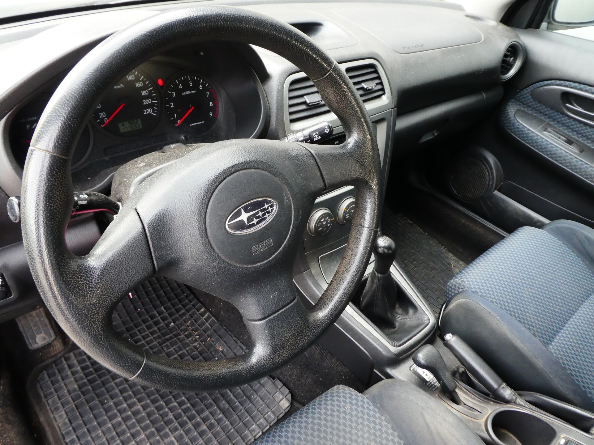 SUBARU Impreza 1.5R Swiss-image-11