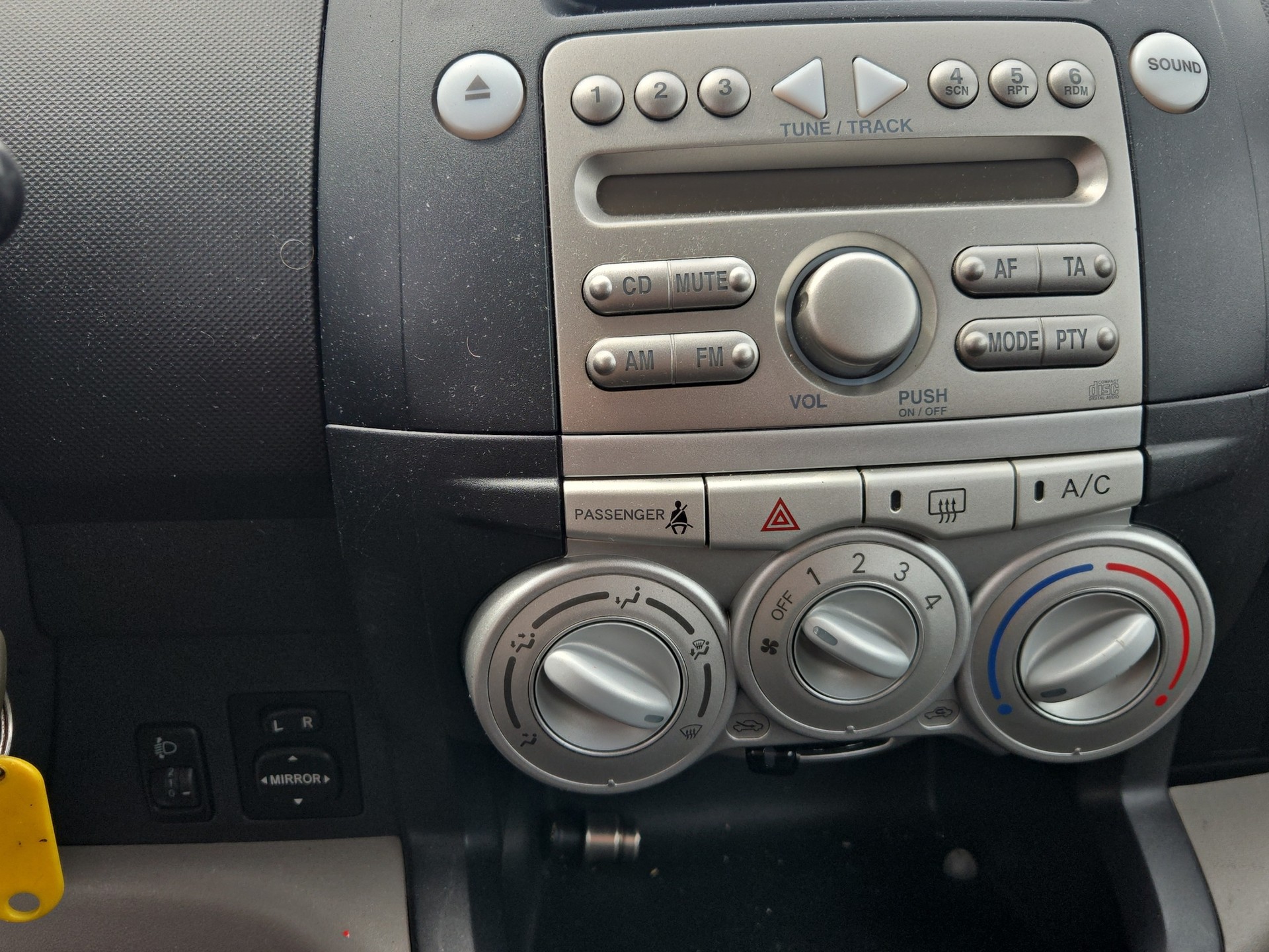 DAIHATSU Sirion 1.0 eco-top-image-12