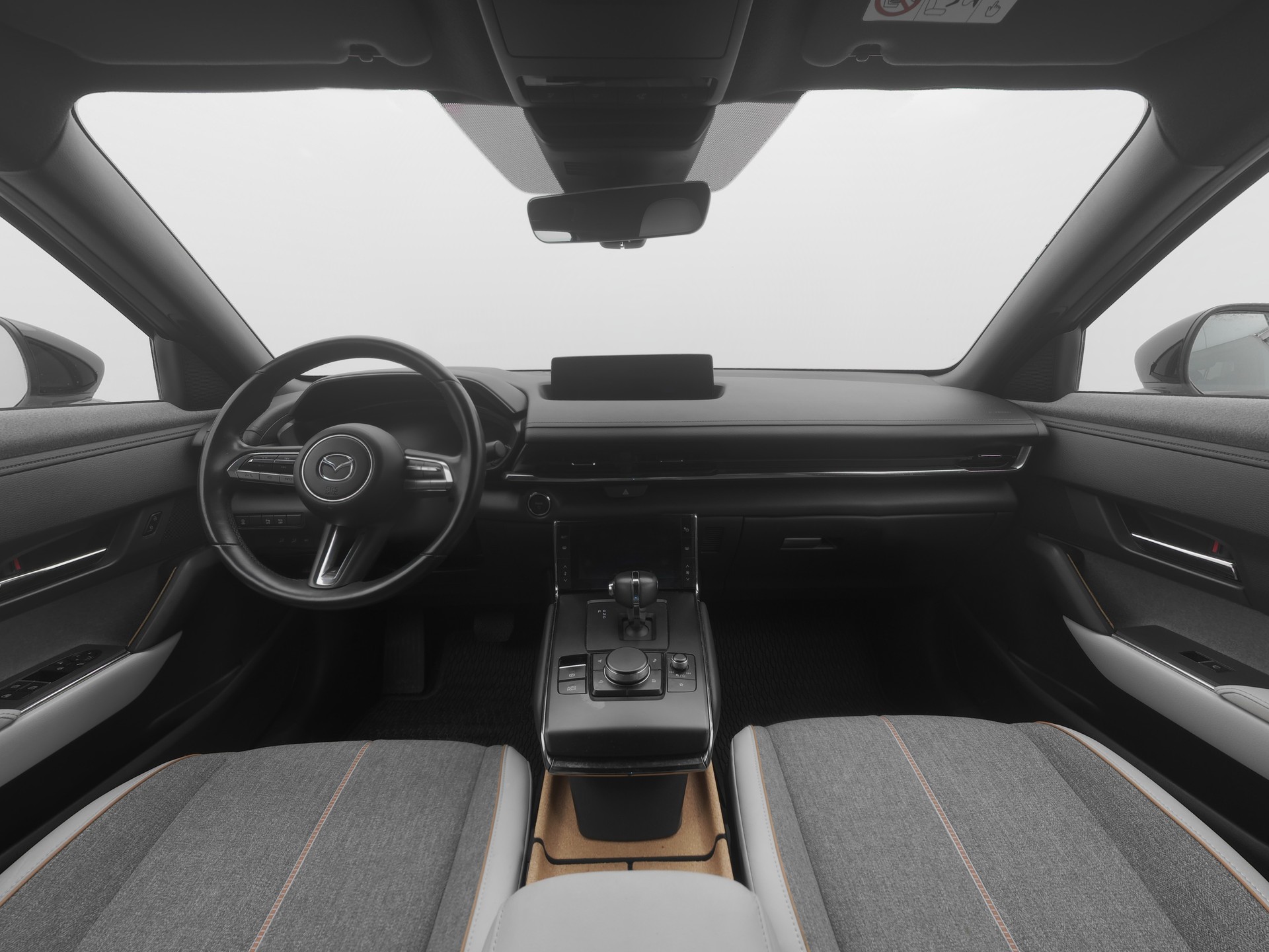 MAZDA MX-30 e-Skyactiv First Edition-image-4