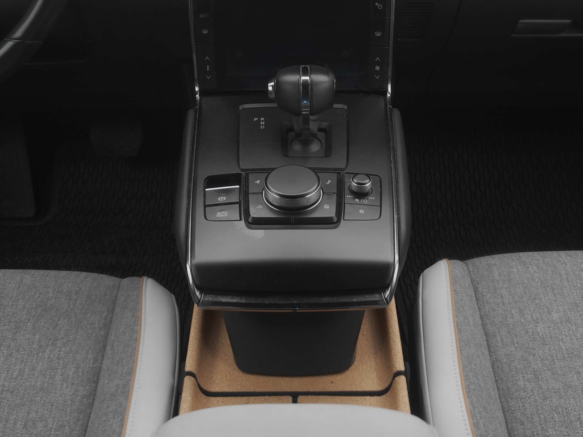 MAZDA MX-30 e-Skyactiv First Edition-image-7