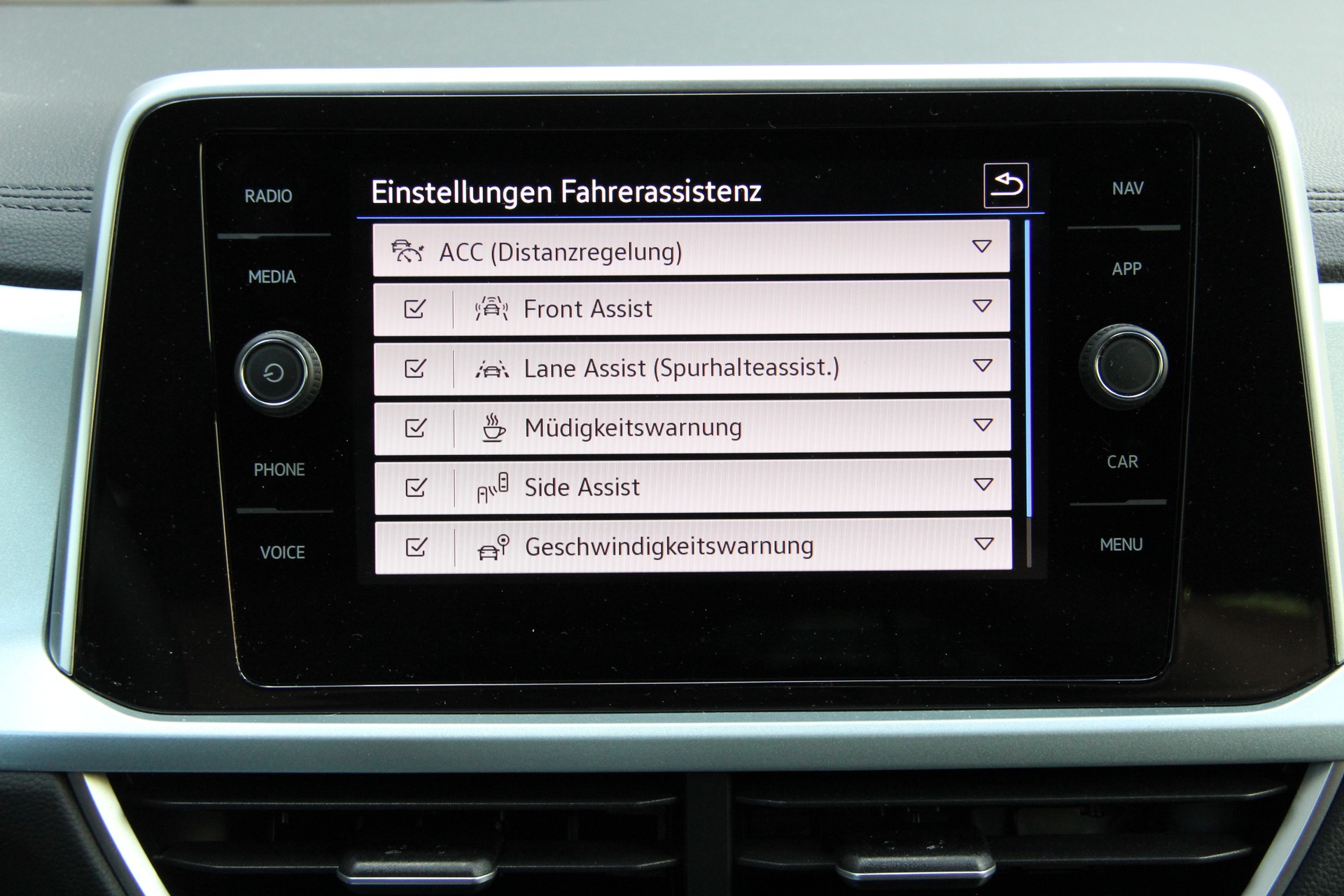 VW T-Roc 2.0 TDI SCR Goal DSG ***ANHÄNGERKUPPLUNG***-image-9