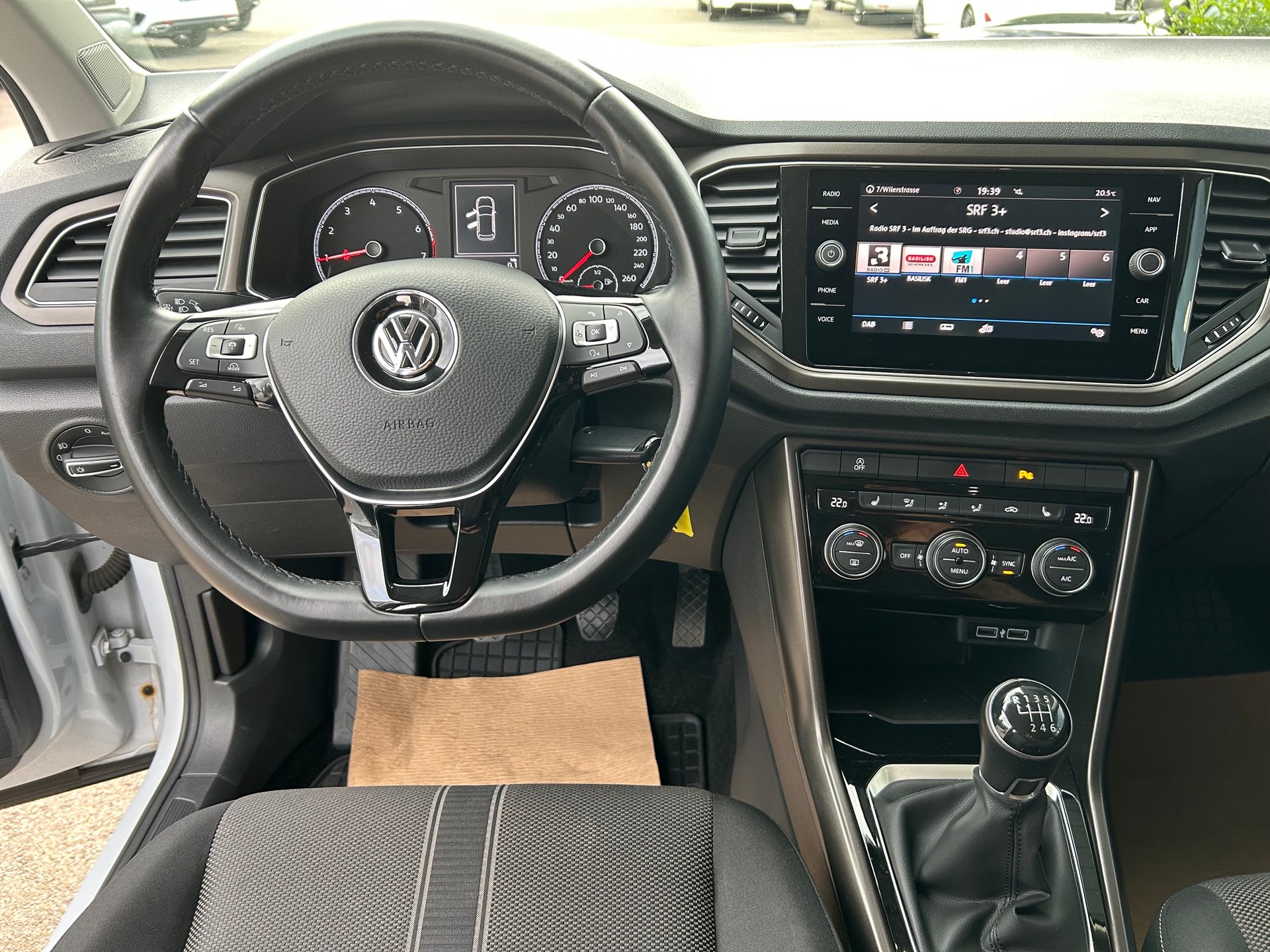 VW T-Roc 1.0 TSI Advance-image-7