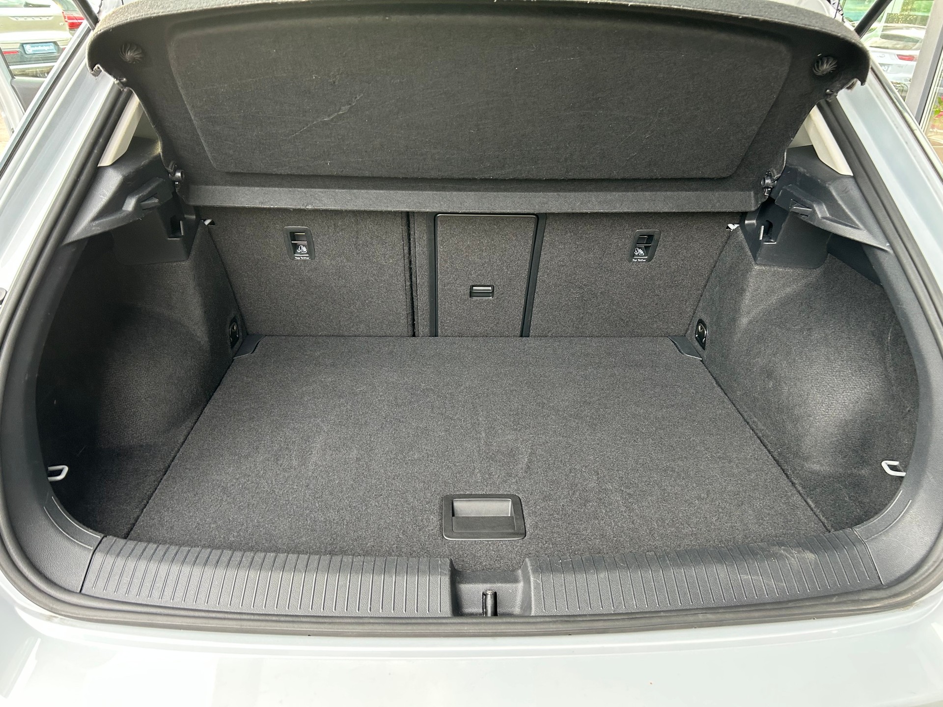 VW T-Roc 1.0 TSI Advance-image-6