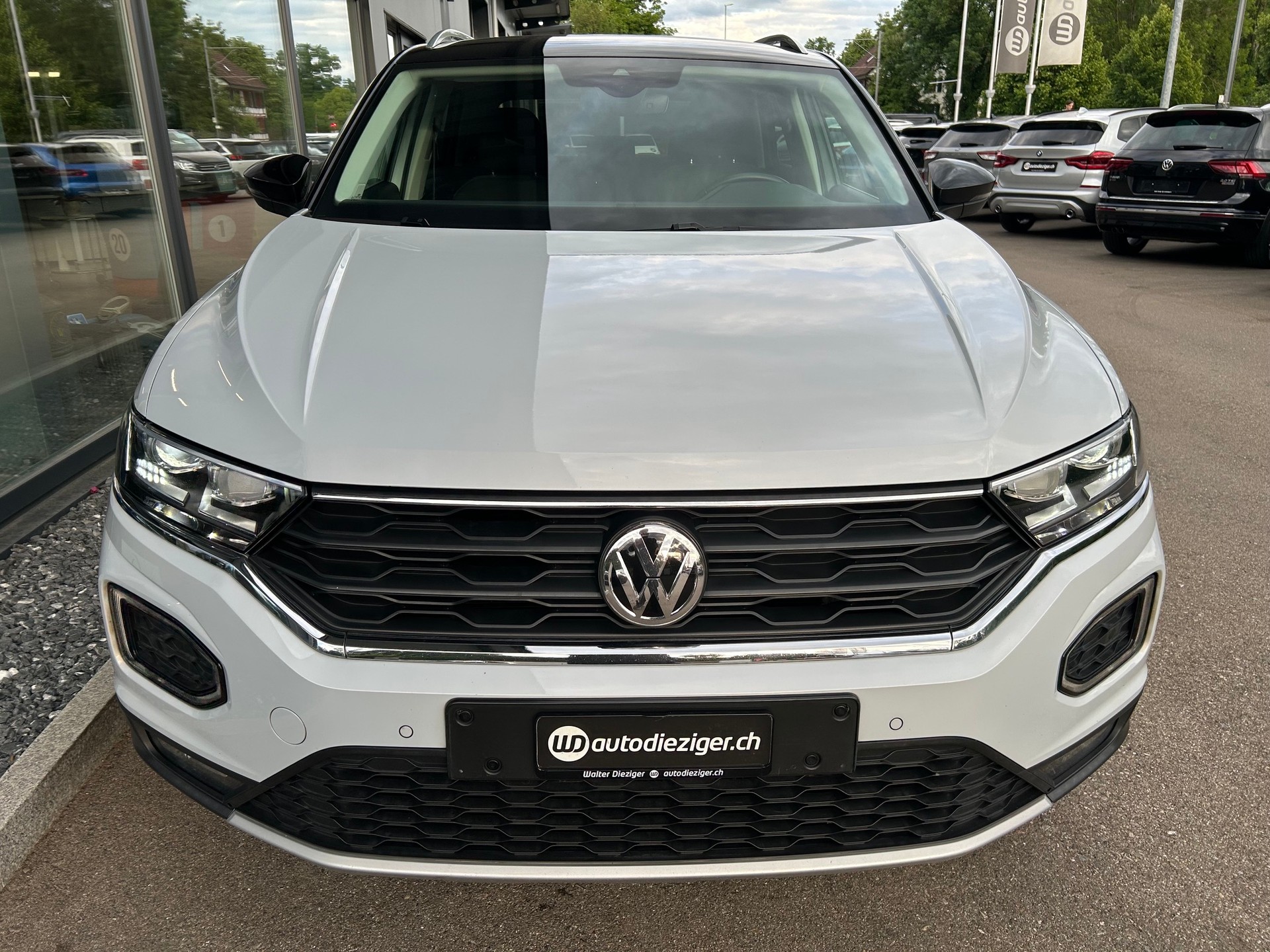VW T-Roc 1.0 TSI Advance-image-1